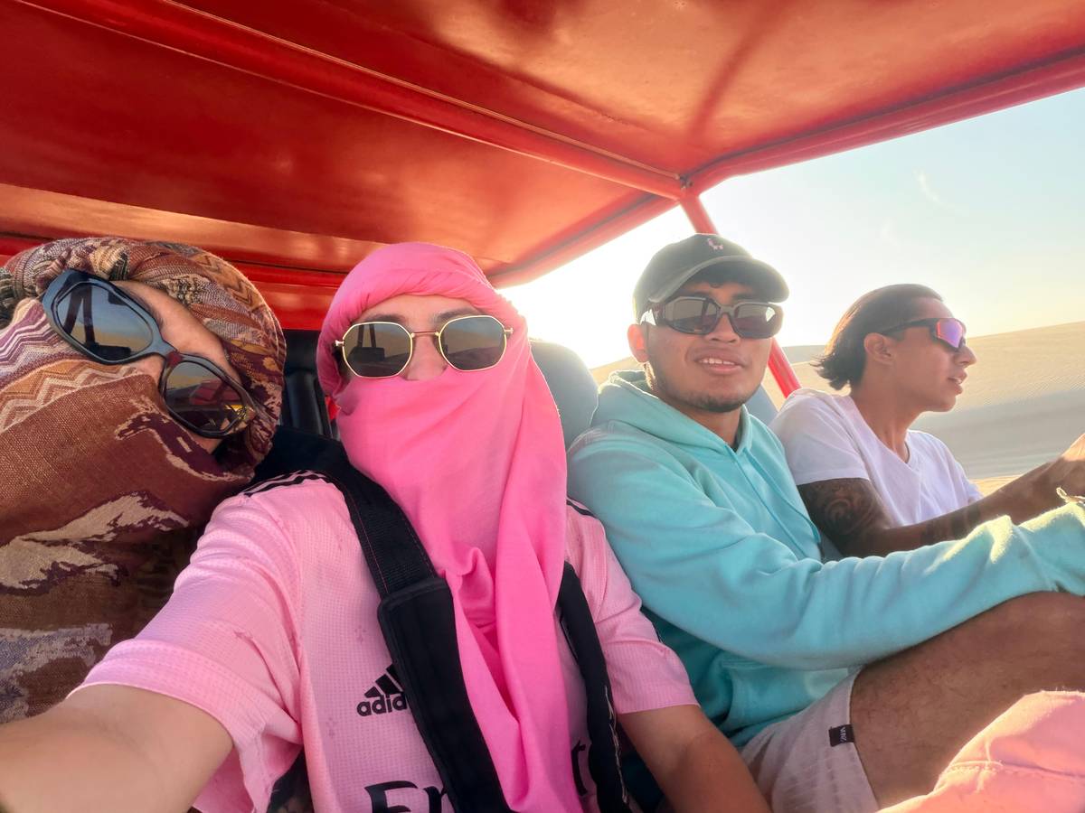 Dune Buggy Sightseeing Tour in the Huacachina Desert with Sunset and Sand Sledding