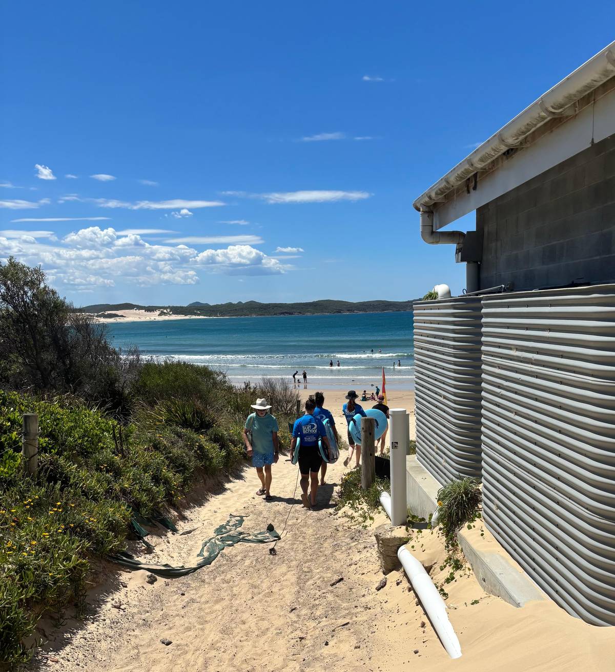 One Mile Beach group surf lesson, Port Stephens