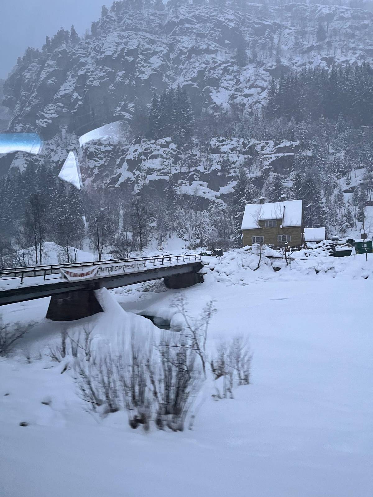 Bergen Day Winter Tour: Nærøyfjord Cruise, Flåm & Stegastein
