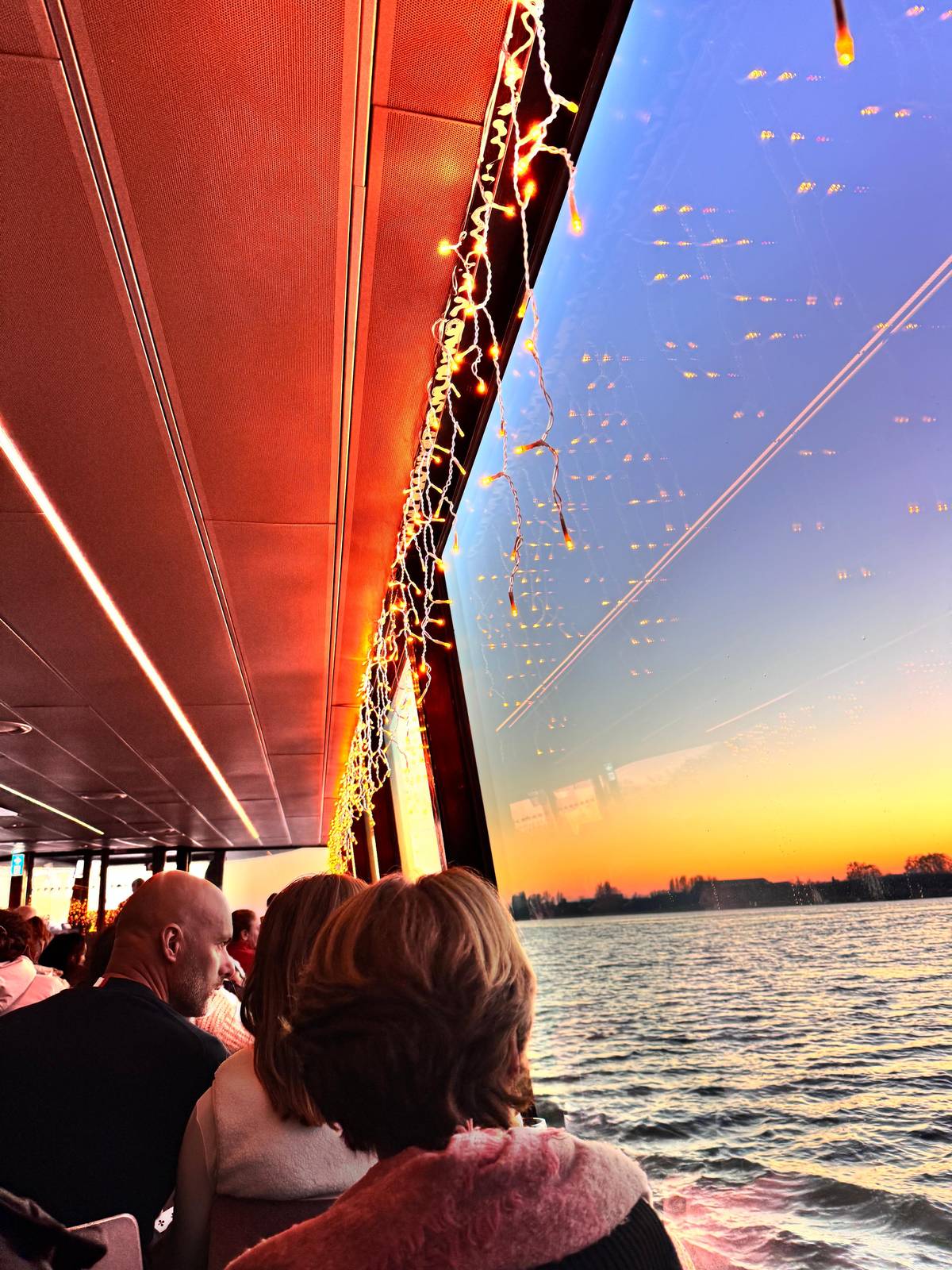 Bordeaux: Garonne River Cruise with a Glass of Wine and a Canelé