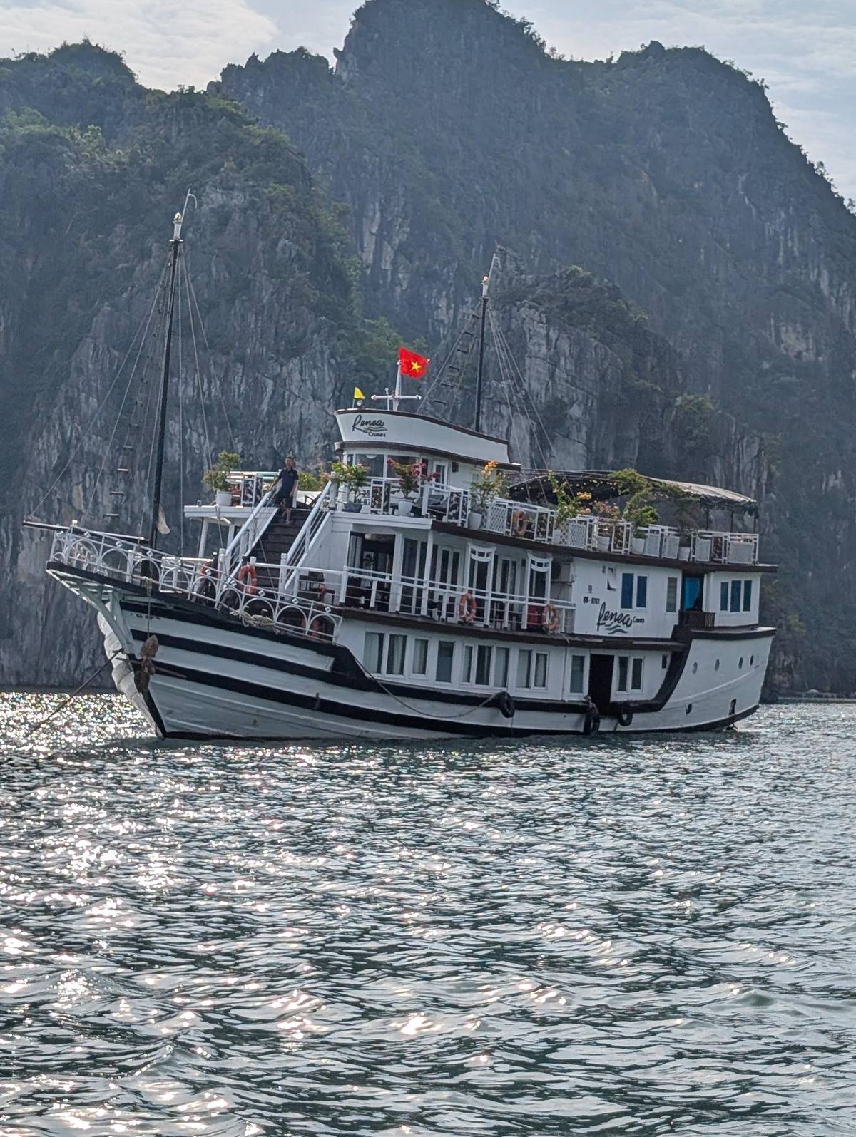 Hanoi: 3-Day Cruise Stay at Ha Long and Bai Tu Long Bay