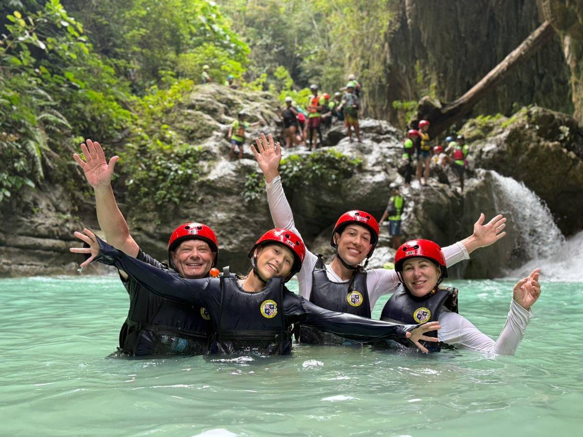 Cebu: 2-Day Private Tour of Moalboal and Oslob
