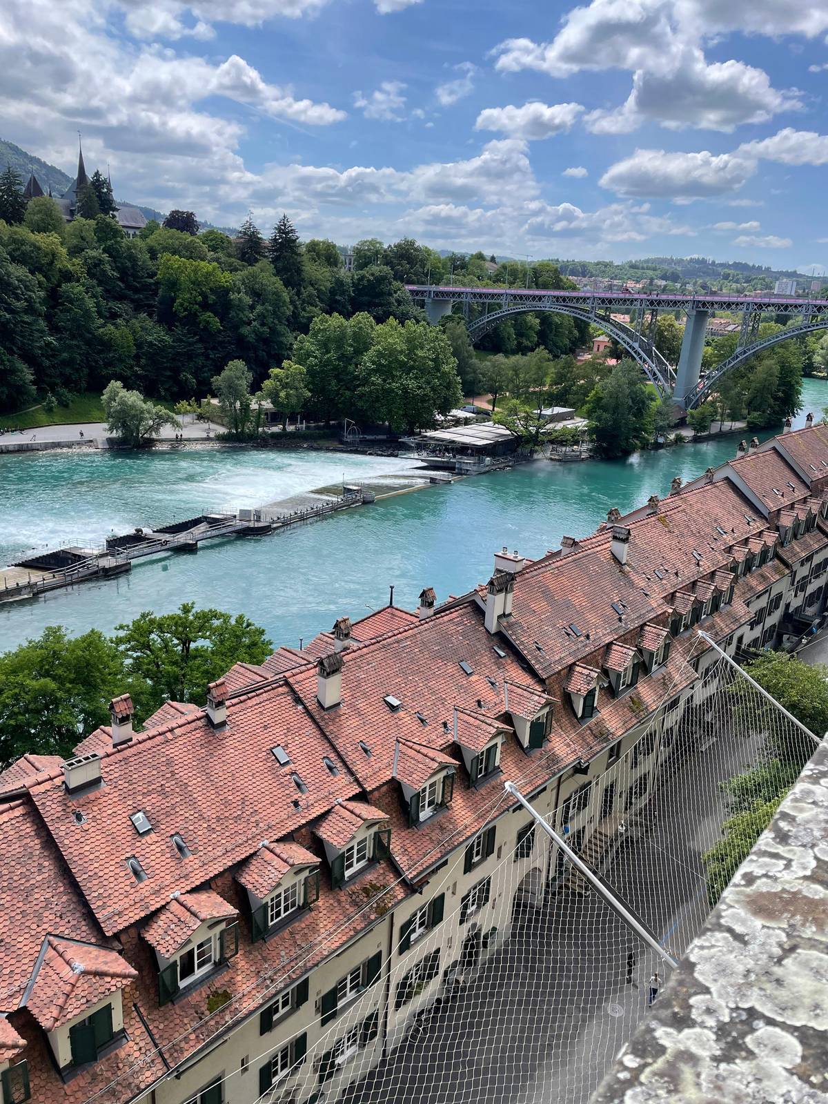 Red roofs above the turquoise Aare