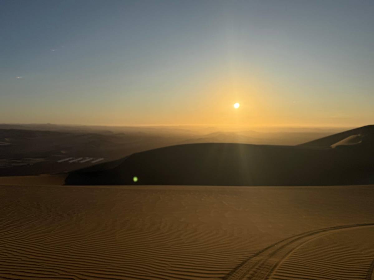 Huacachina Real Sandboard Buggyride Apres-Ski bonfire Sunset