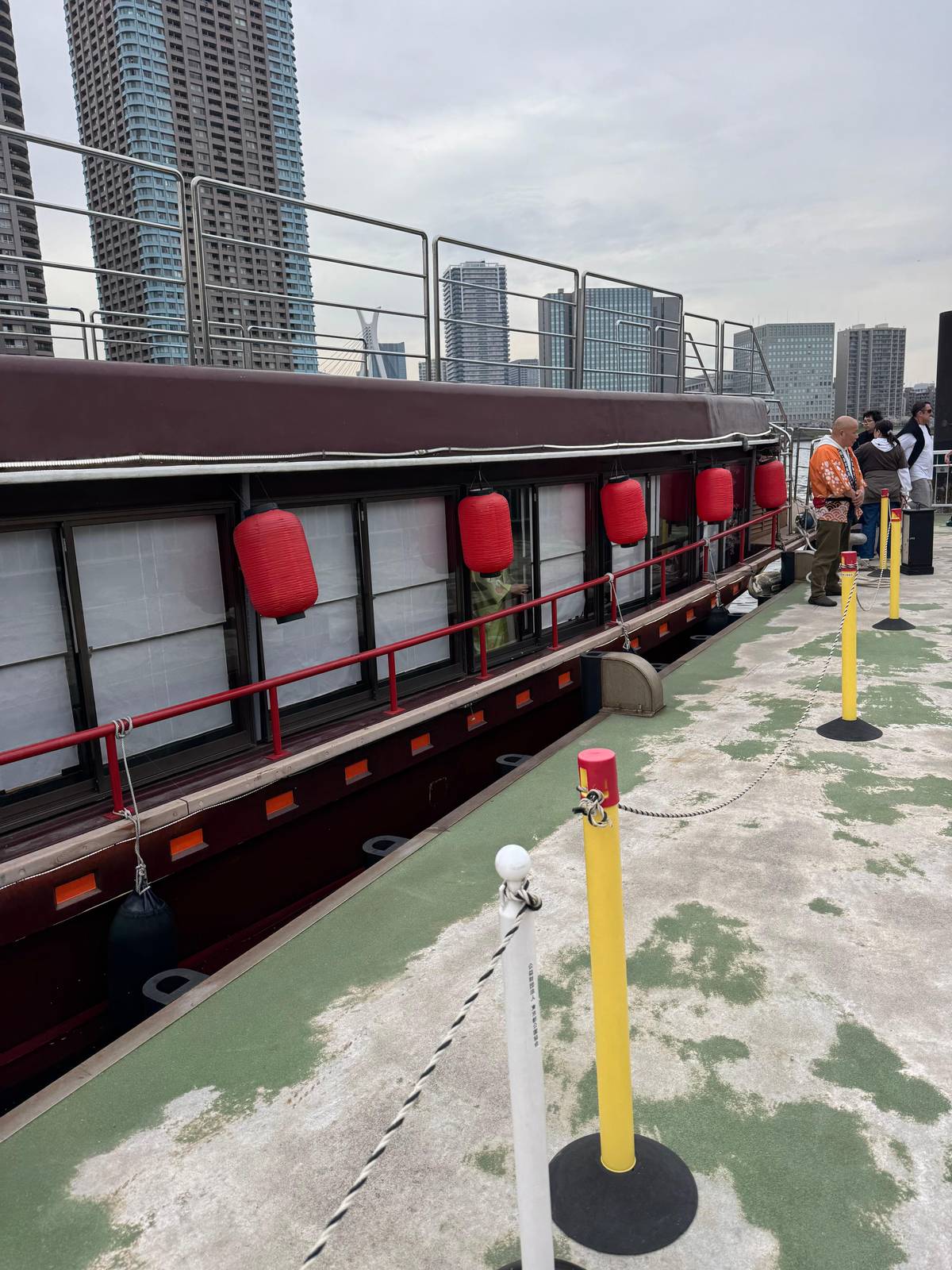 Tokyo Cherry Blossom Cruise: Sukiyaki/Tea ceremony&Shamisen