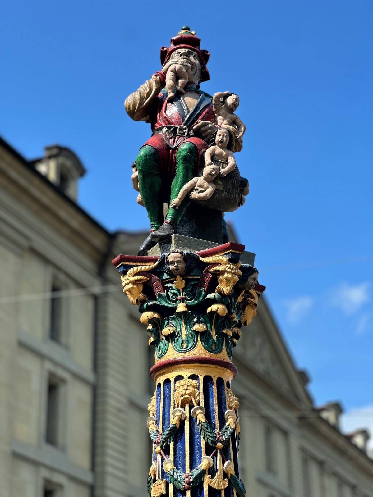 Free walking tour in Bern and self-guided routes