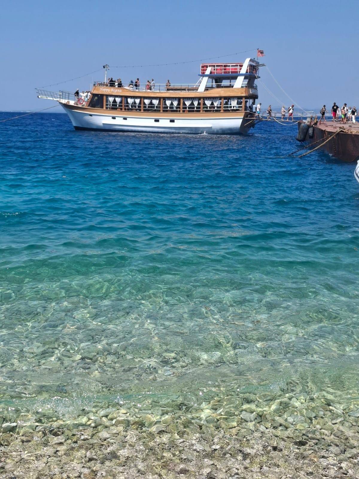 Daily cruise to Sazan and Karaburun from Vlorë, Durrës or Tirana