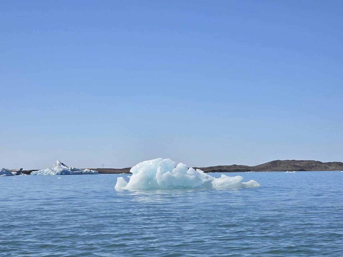 Jökulsárlón Glacier Lagoon Kayaking Tour