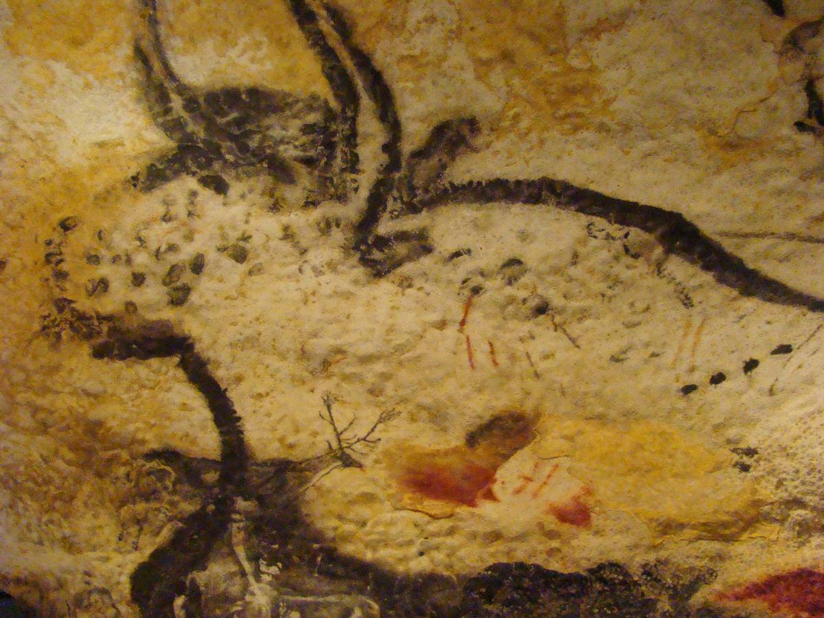 From Bordeaux: Lascaux and Dordogne Valley Private Tour