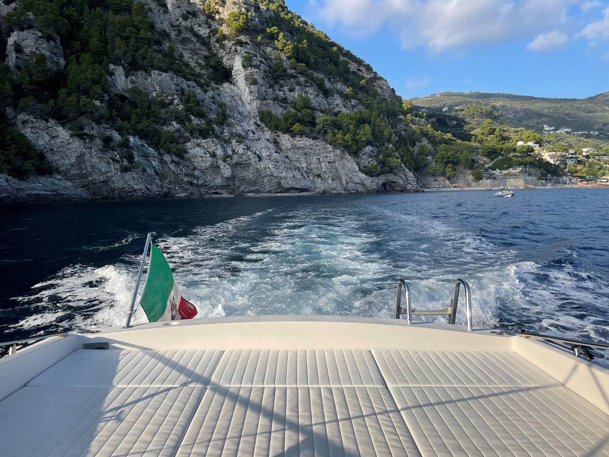 Private Yacht Tour to Capri & Positano