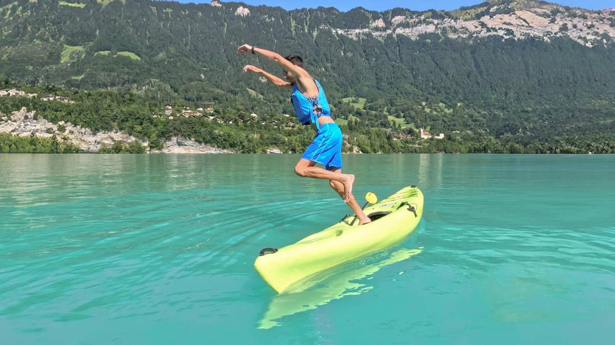 1.5 Hour Kayak Experience on Lake Brienz