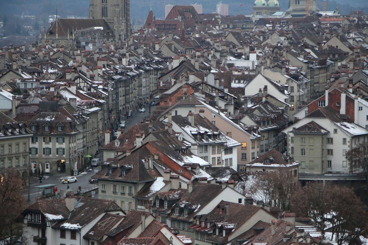 Bern: Political Walking Tour with a Diplomat