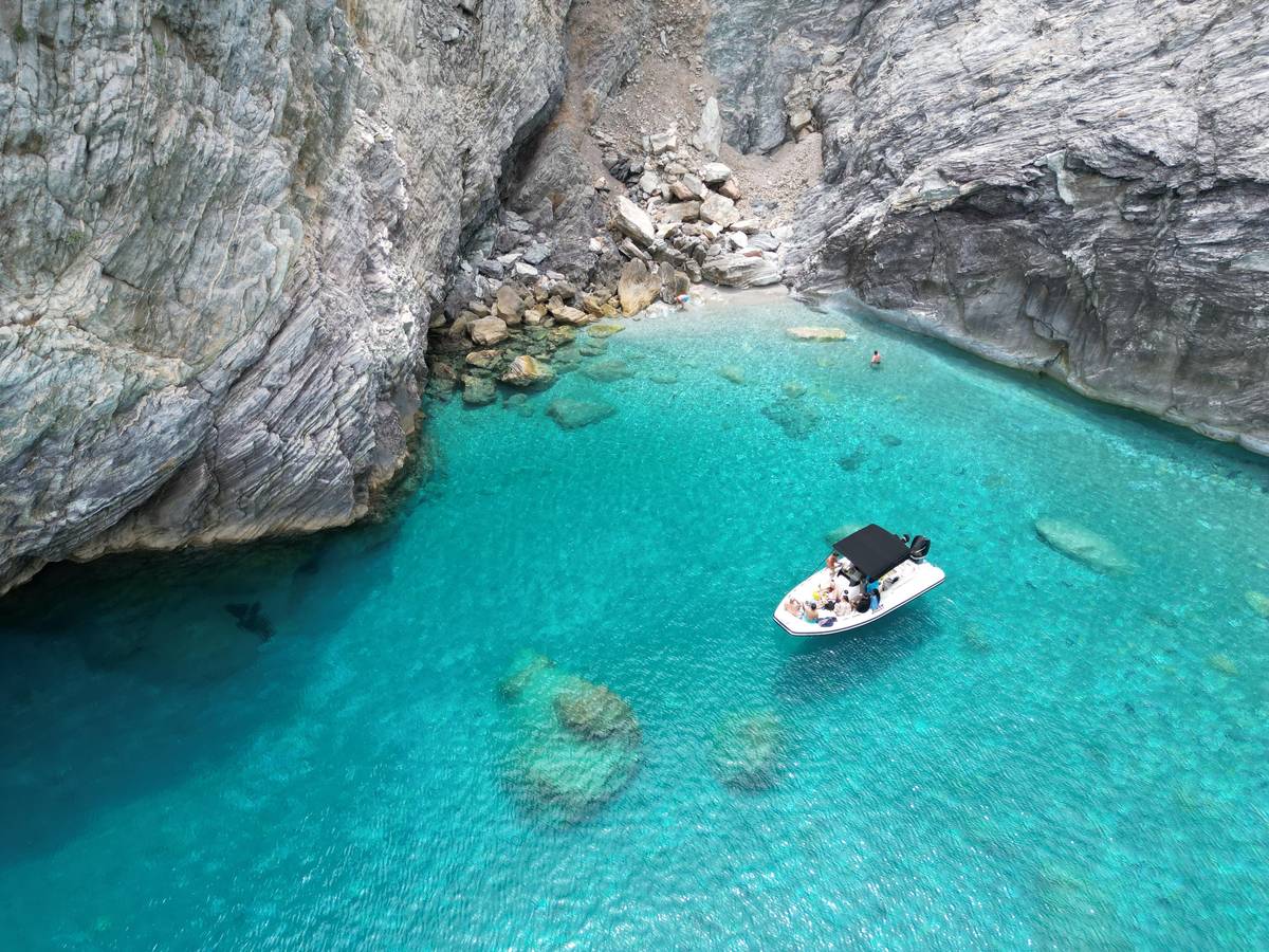 Private Tour with 8 m/300HP JOKER rib around Skiathos island