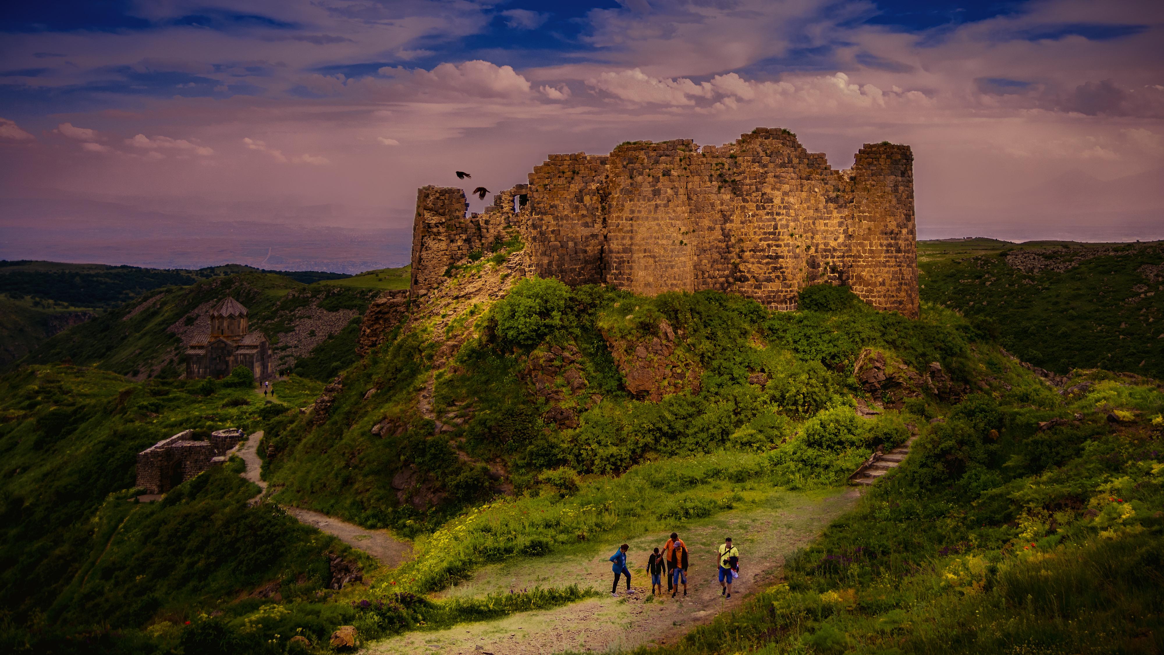 From Yerevan: Amberd Fortress and Wine Tasting Day Tour