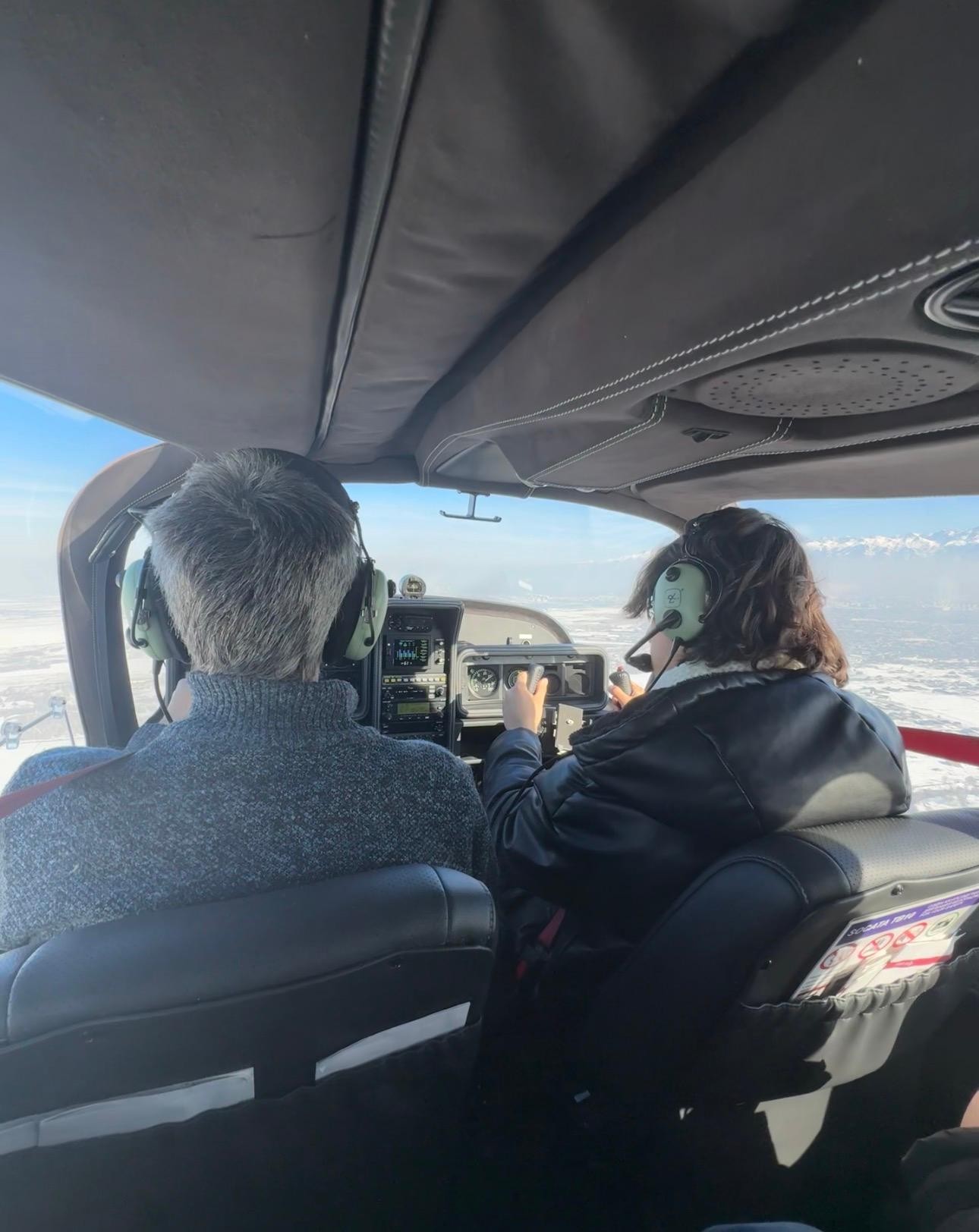 Grand Almaty Peaks: 90-Min VIP Flight 3
