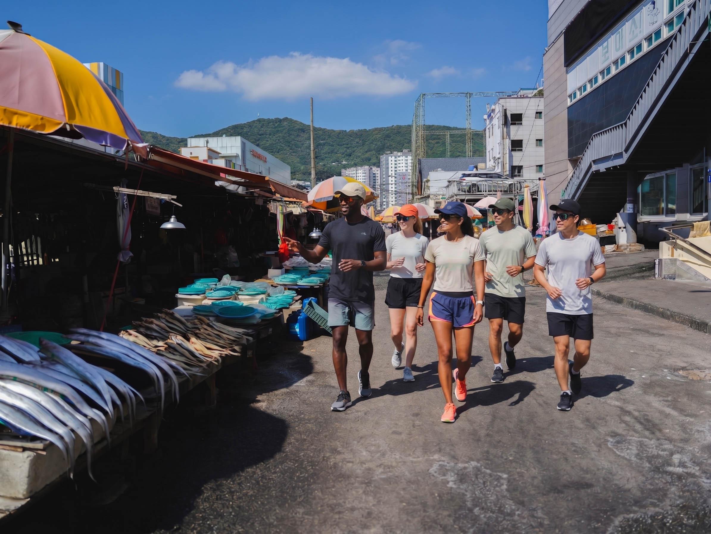 Busan: Power Walk Tour with a Local Mate