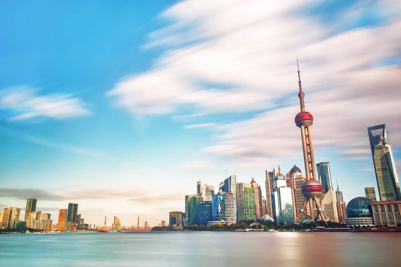 Shanghai: Private City Tour with River Cruise & Tower Entry 2