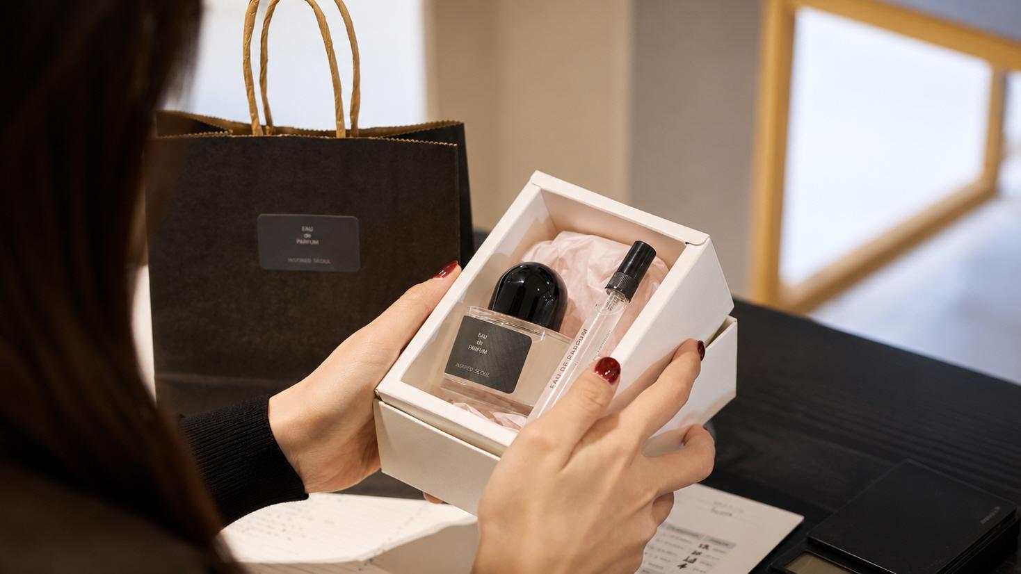 Seoul: Create Your Own Luxury Niche Perfume in Hongdae 3