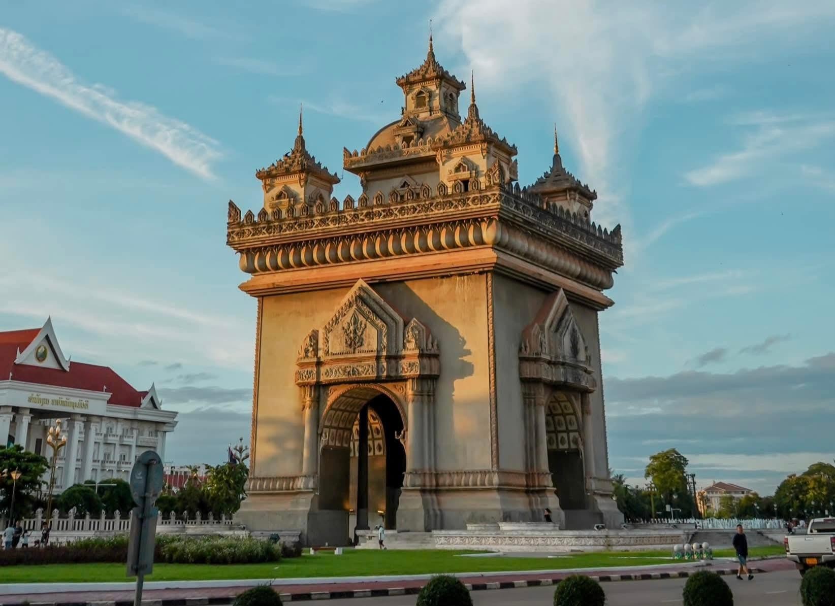 Vientiane: Full-Day City Highlights Tour with Buddha Park