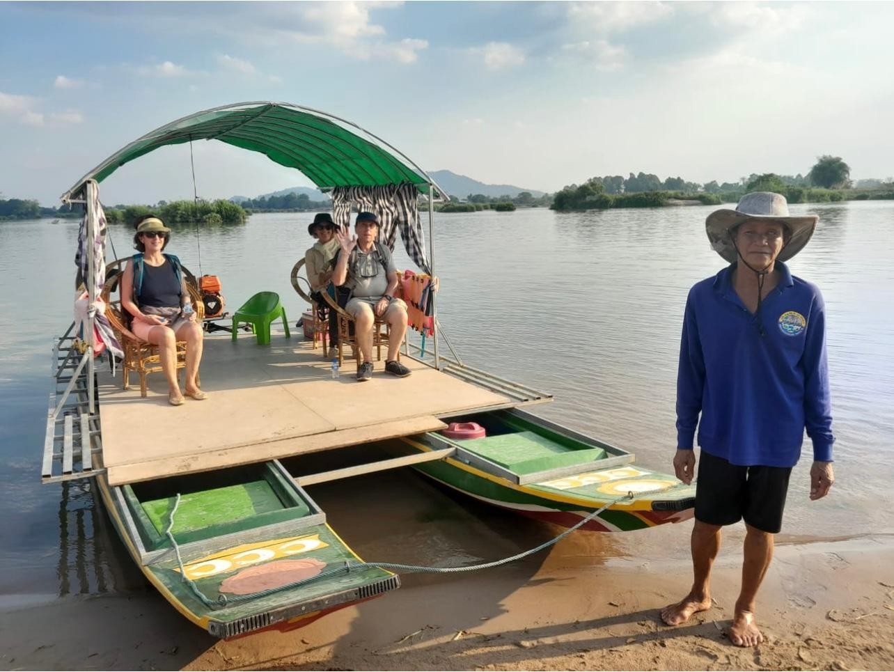 Pakse: 4000 Islands Bike Tour with Boat Cruise