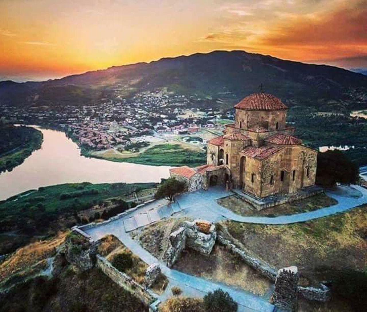 From Tbilisi: Stalini Museum , Jvari & Ancient Cave City