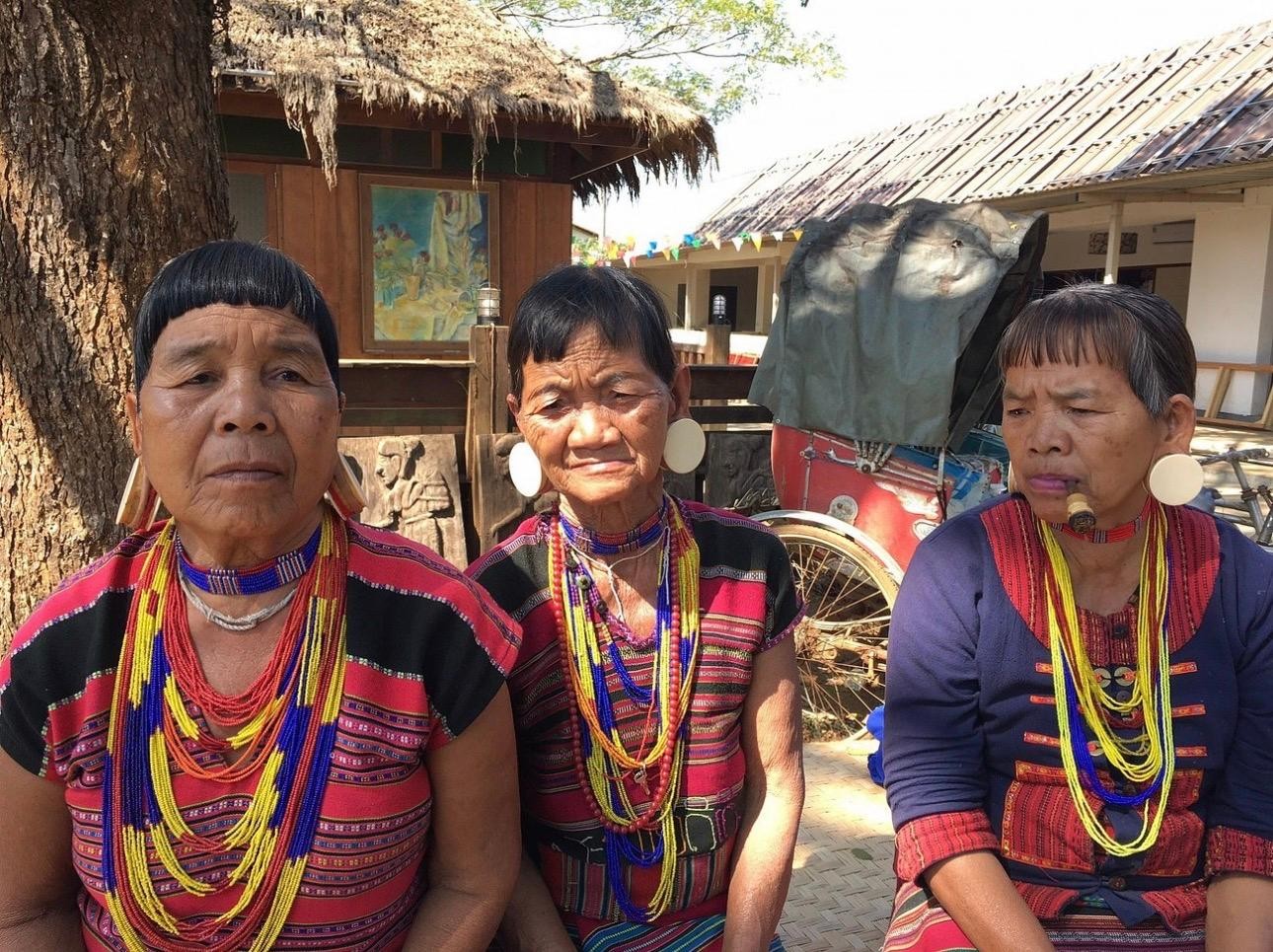 Pakse: Bolaven Plateau Waterfalls and Villages Tour