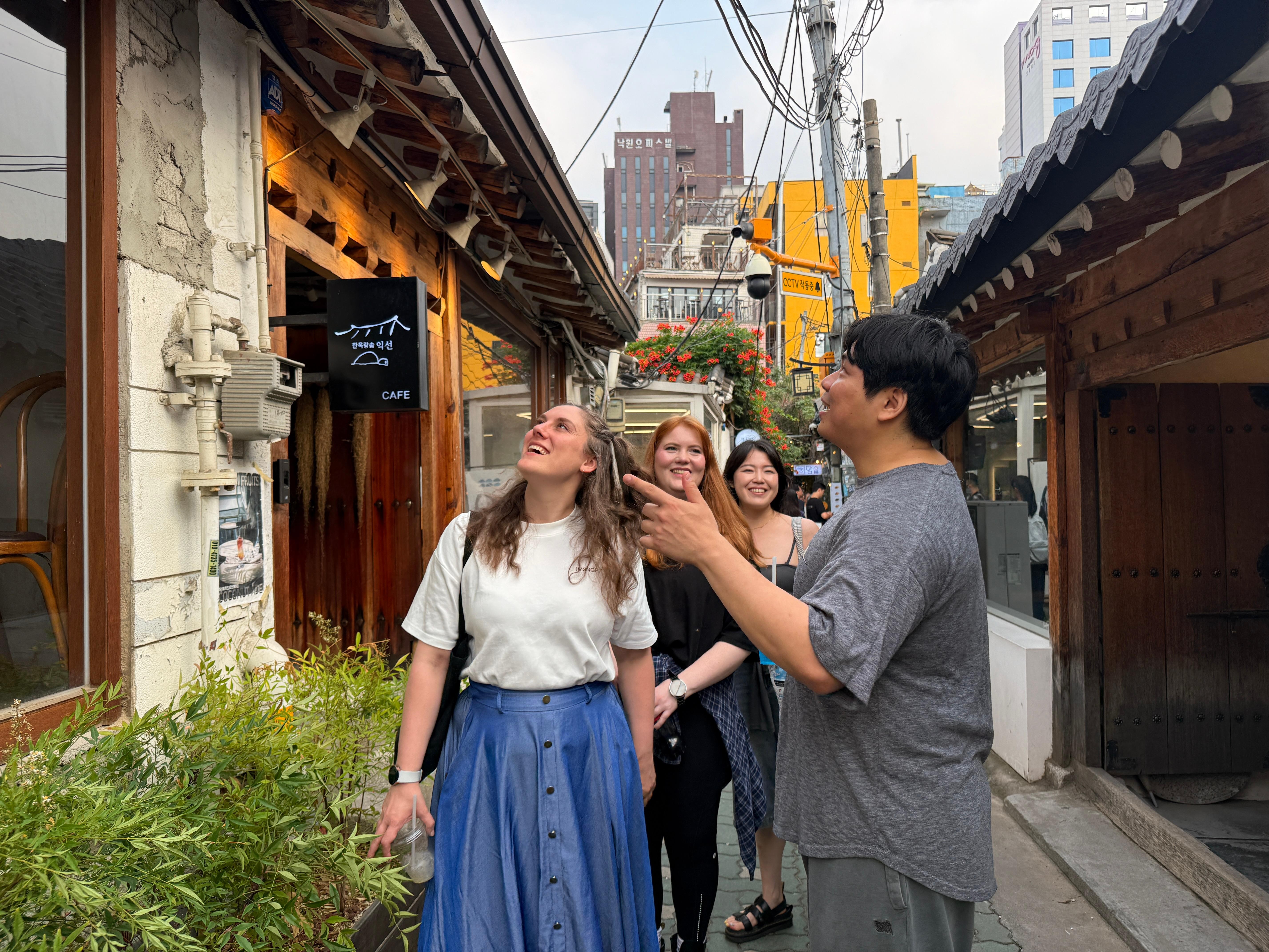 Seoul: Jongno 3-Ga and Ikseon-Dong Tour with Street Food 2