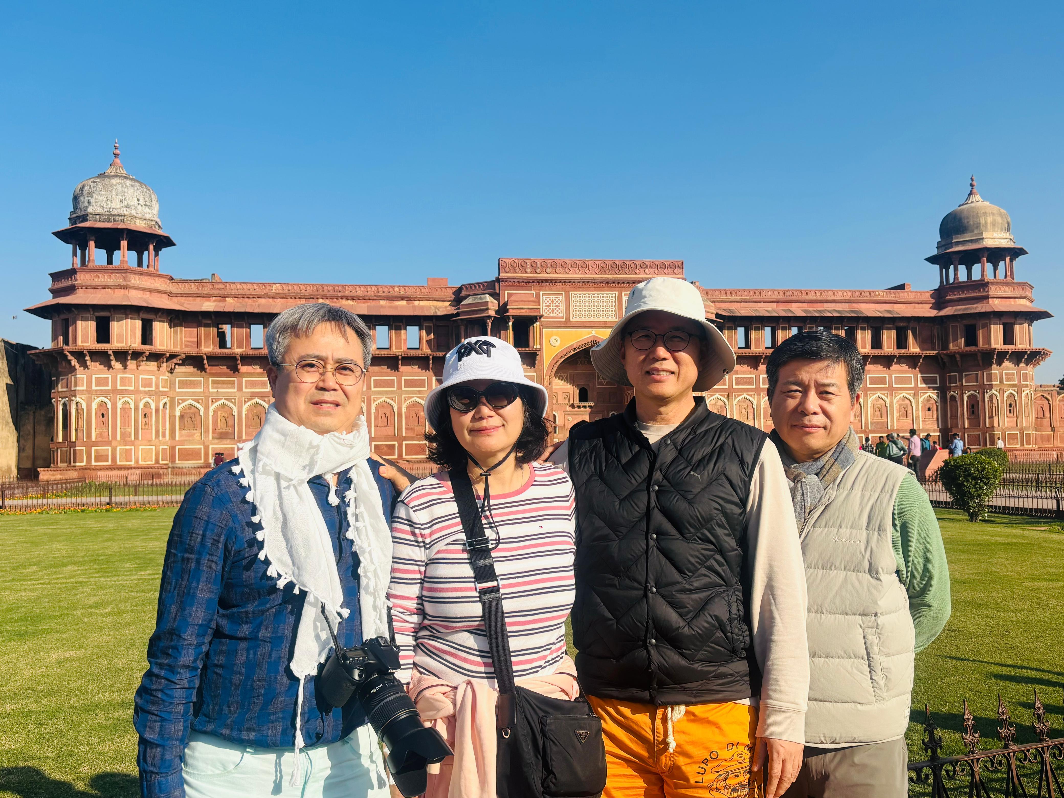 From Delhi: Sunrise Taj Mahal & Agra Tour with 5-Star Meal 3
