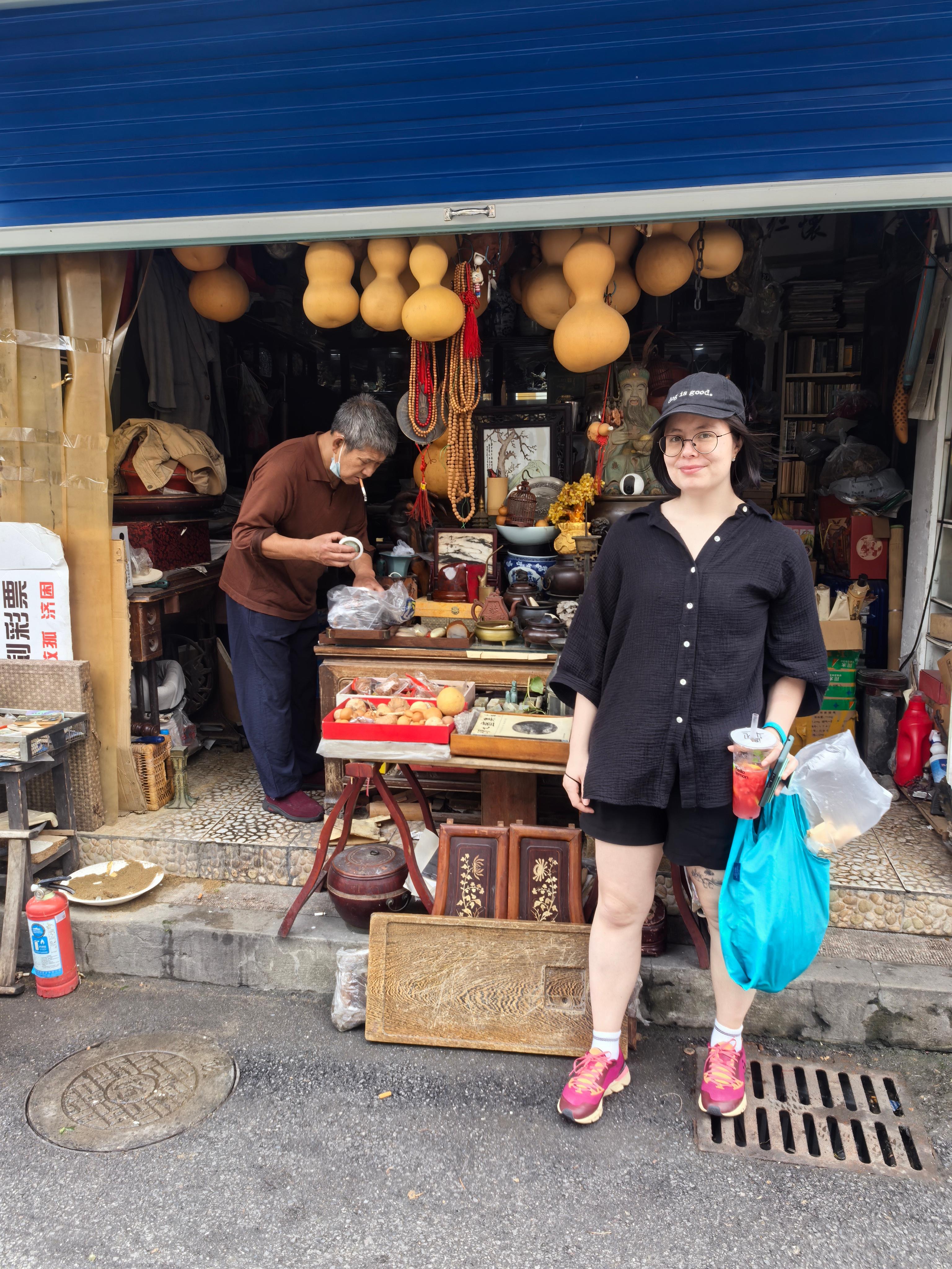 Shanghai Half Day Must-See & Food Test Bike Tour 3