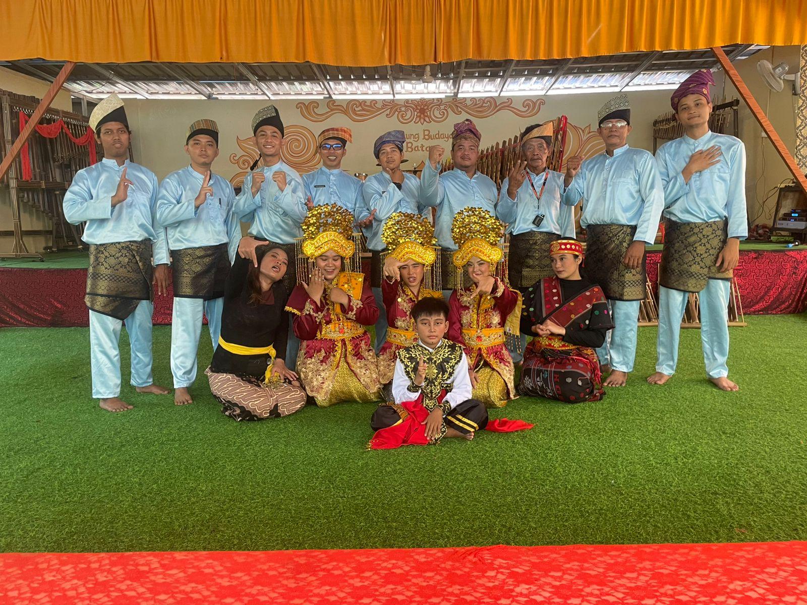 Batam Culture Tour with Lunch & Massage from Singapore
