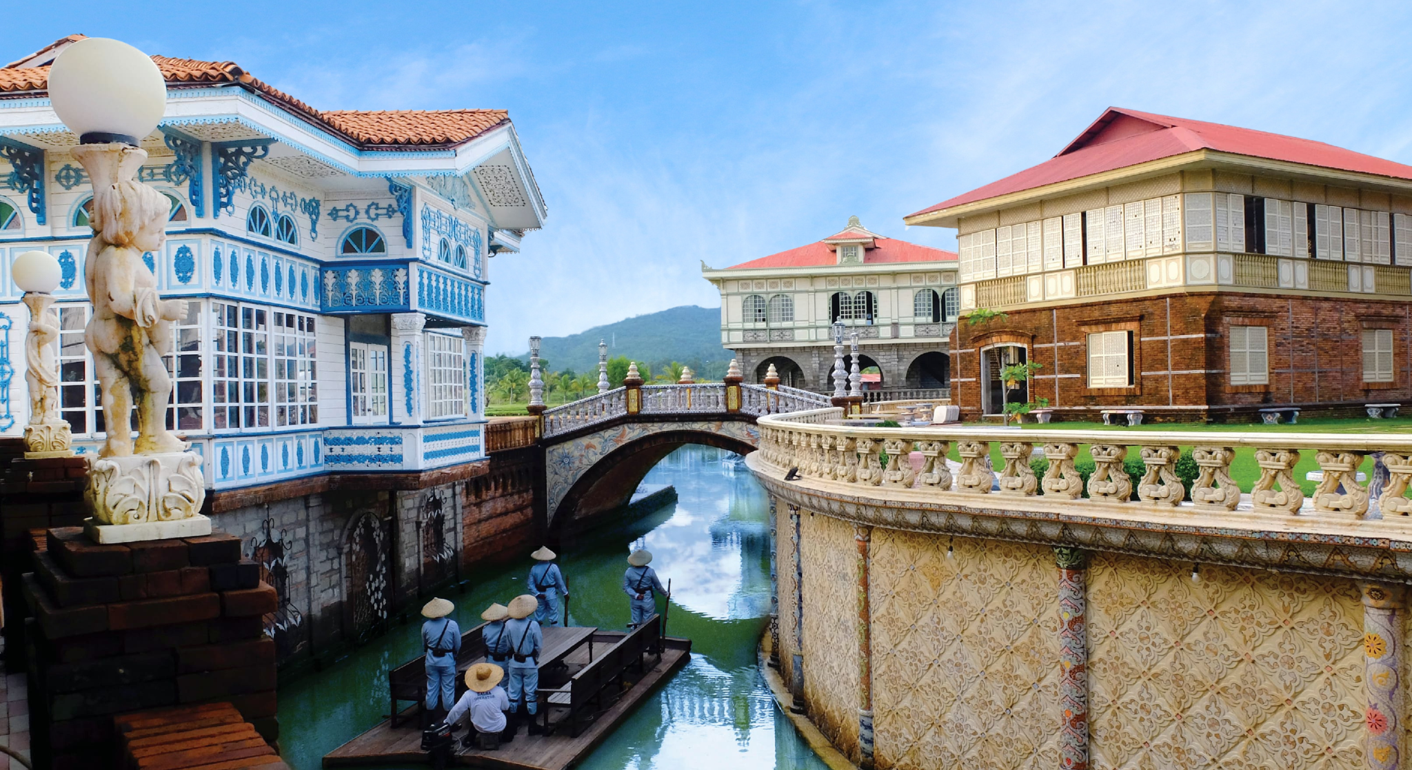 From Manila: Las Casas Filipinas de Acuzar Guided Day Trip