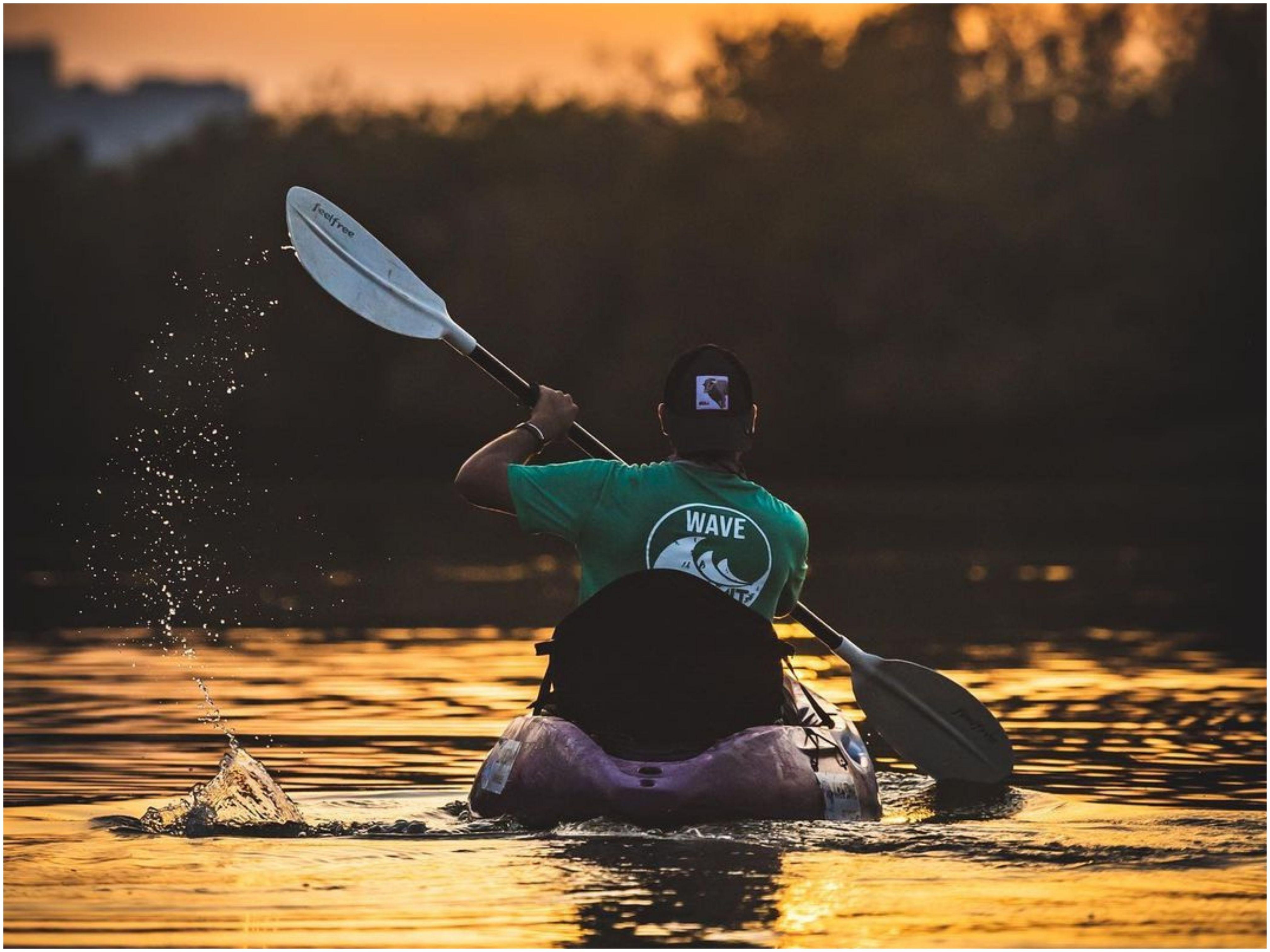 From Muscat: Al Qurum Beach Sunset Kayaking Experience