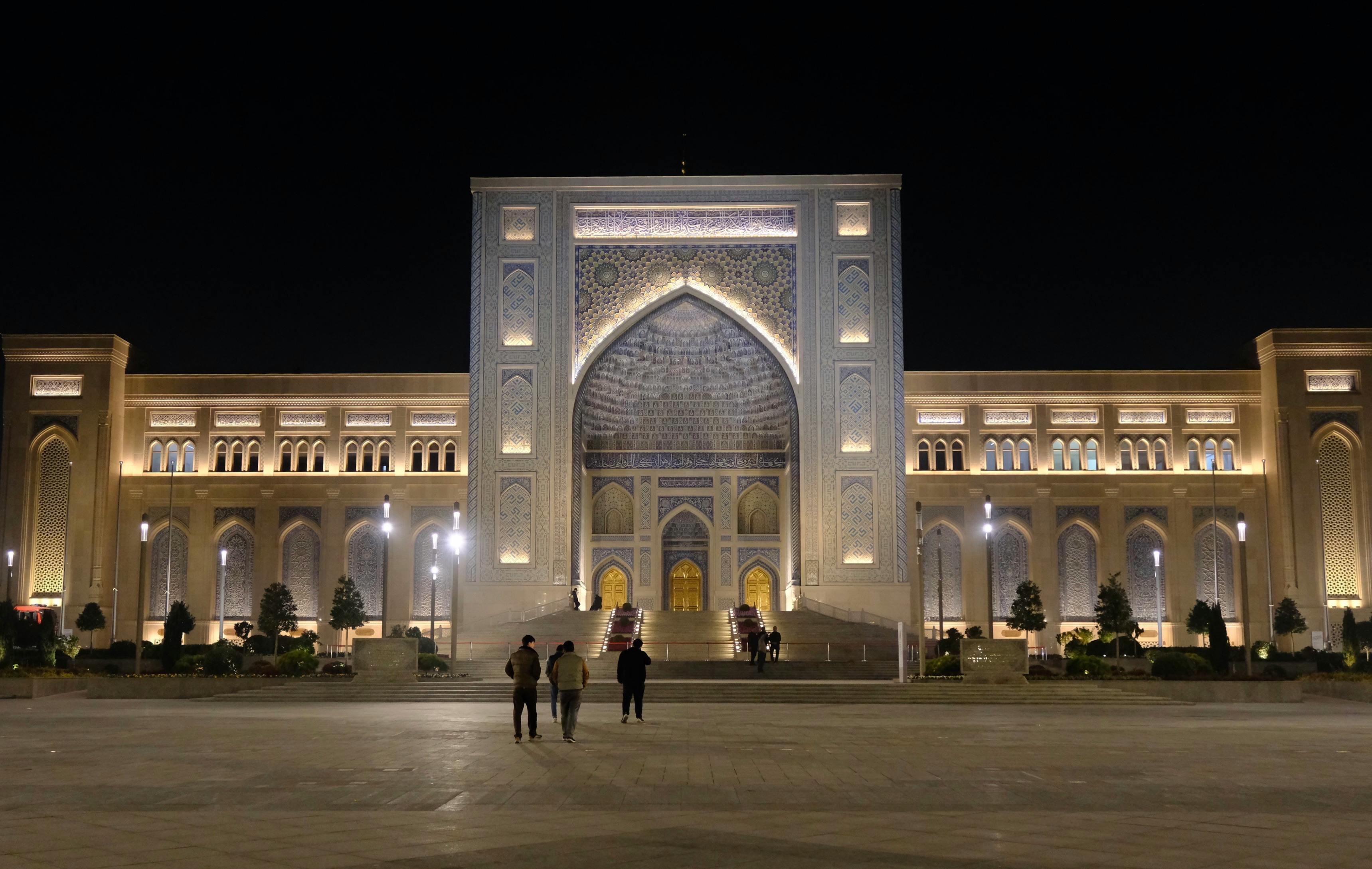 Tashkent Walking Tour: Metro, Bazaar & Islamic Quarter 2