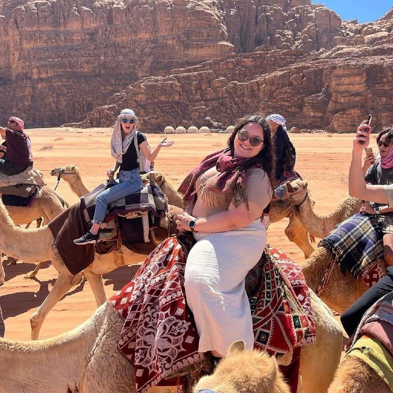 Wadirum:Half-Day Camel Tour with Jeep 4x4