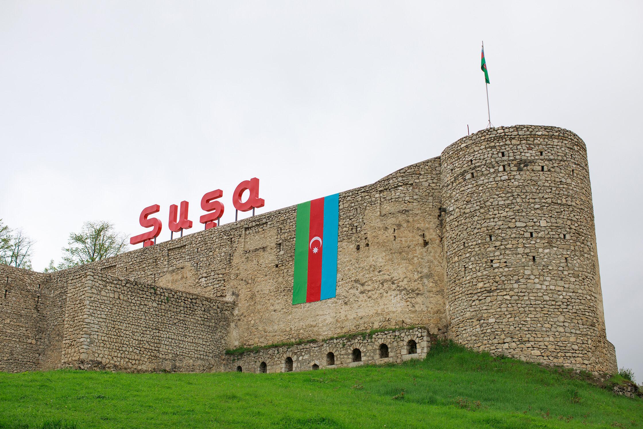 4-Day Azerbaijan Tour: Baku, Cruise, Absheron & Gabala 2
