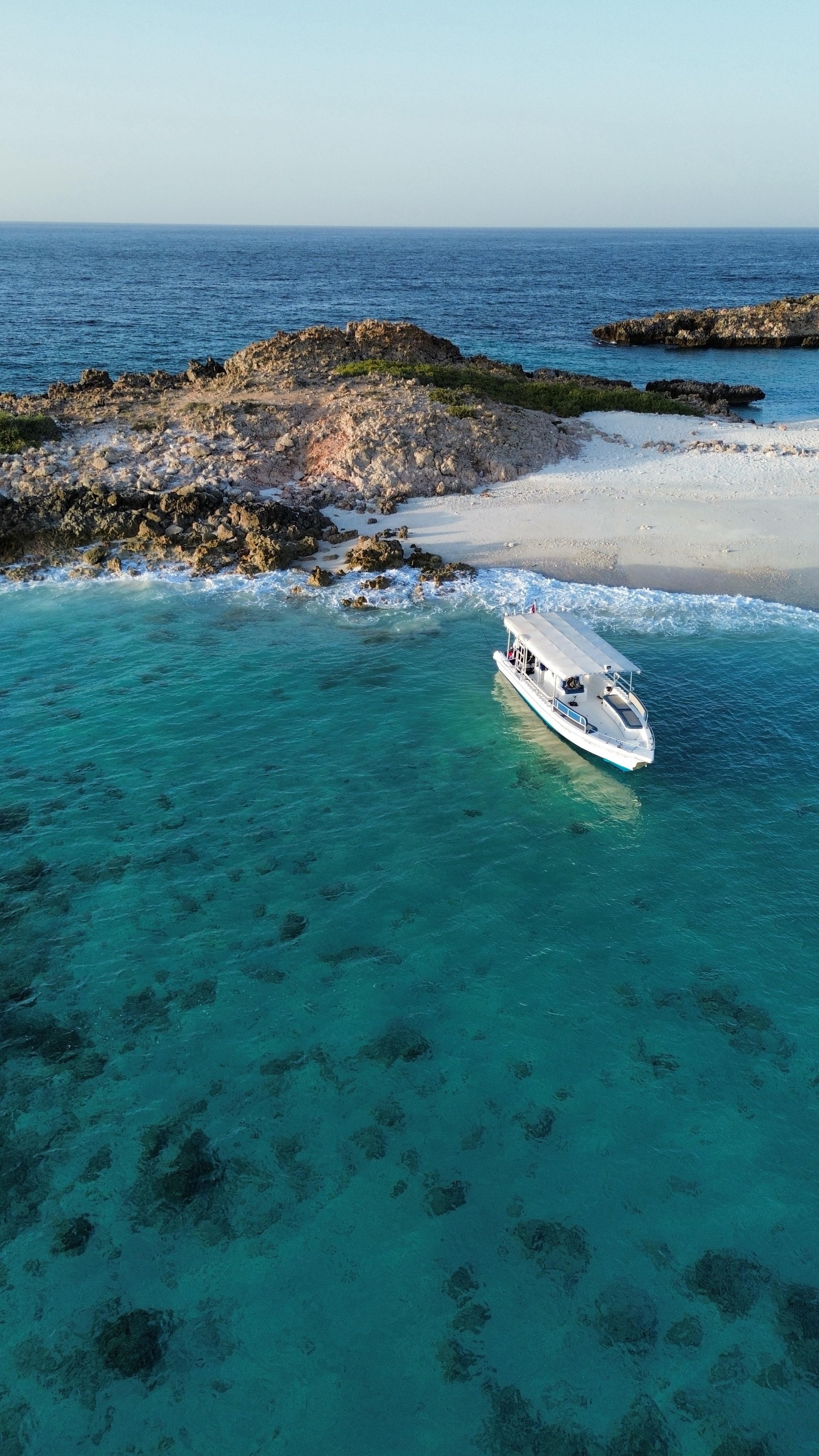 Seebeye: Sea tours to Dimaniyat island