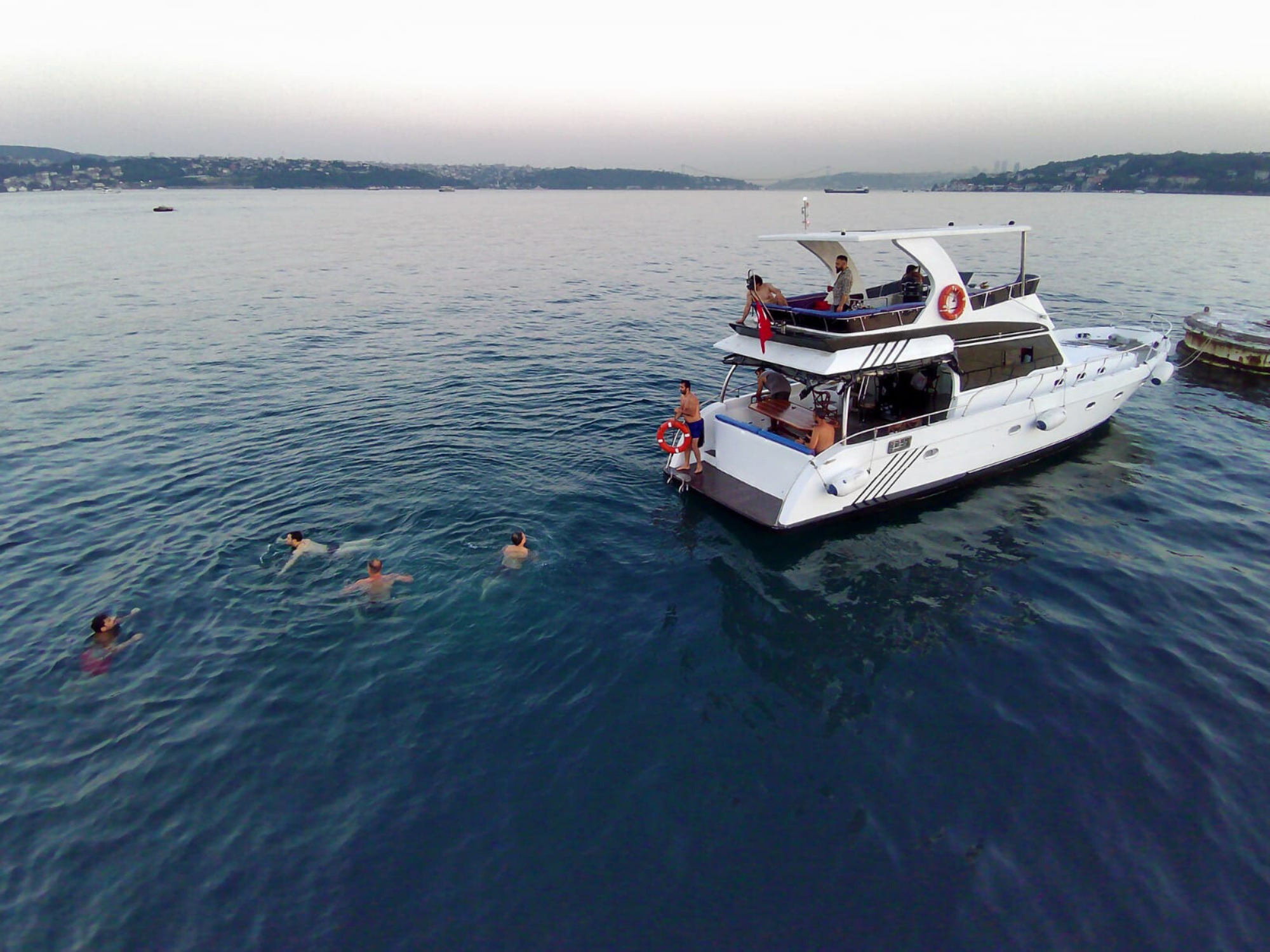 Istanbul: Private Yacht Organization on Bosphorus (14 Meter) 2
