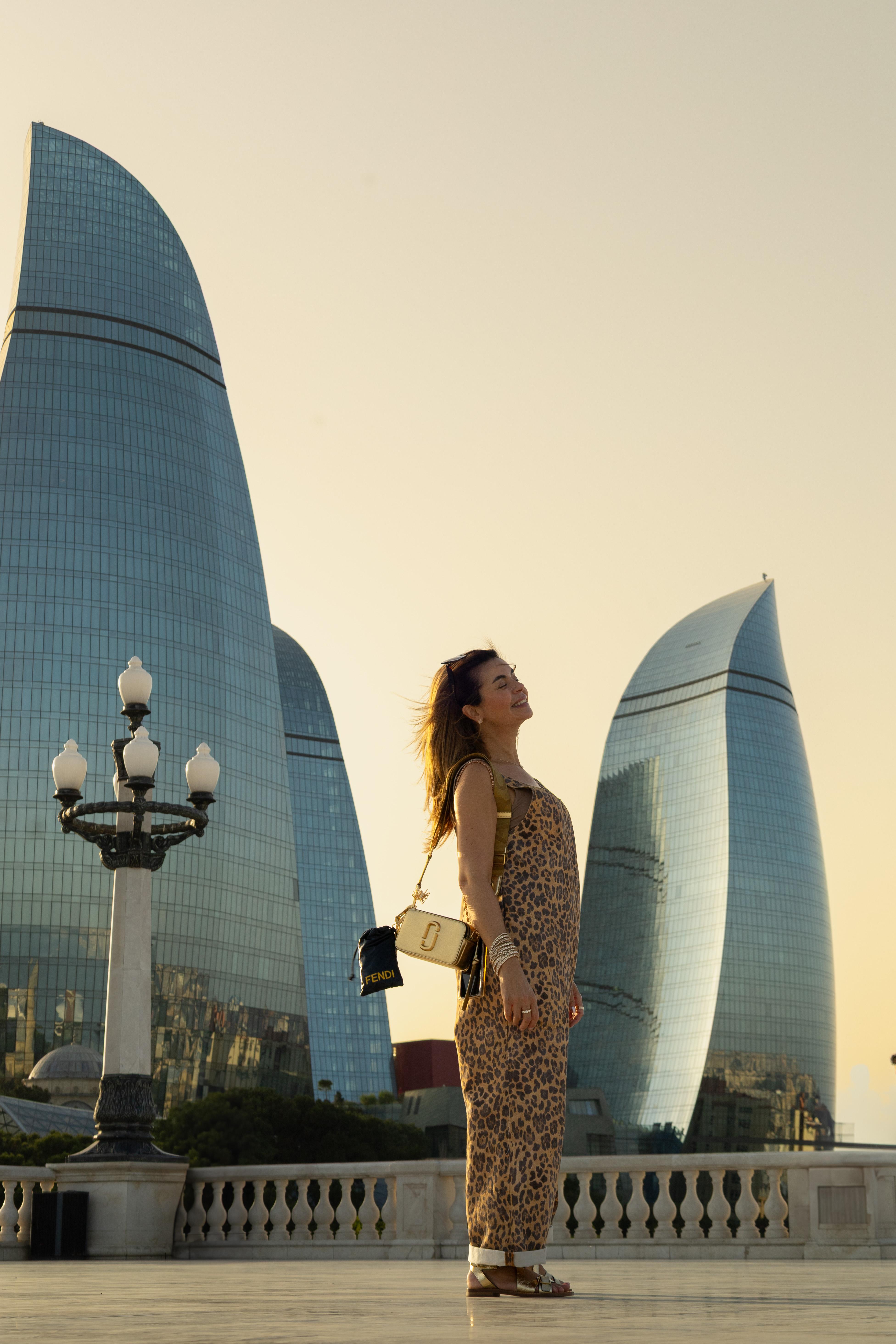 Baku: Highland Park Panoramic Photoshoot with Skyline Views 3