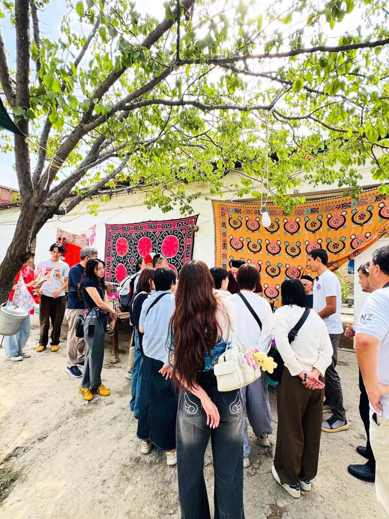 Samarkand: Plov Masterclass with Bread & Pottery Painting