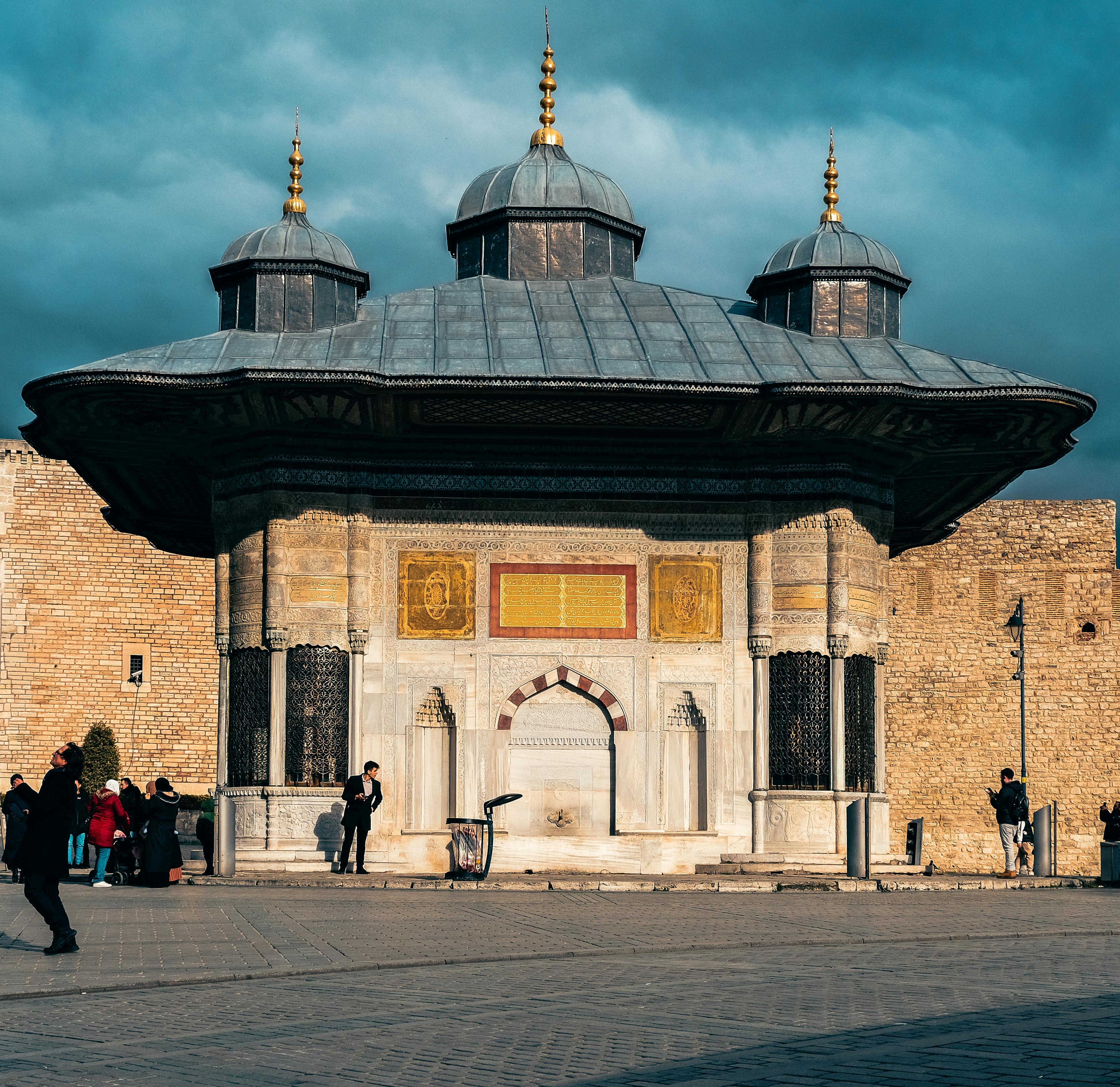 Istanbul: Topkapi Palace Secrets Tour with Russian Guide 3