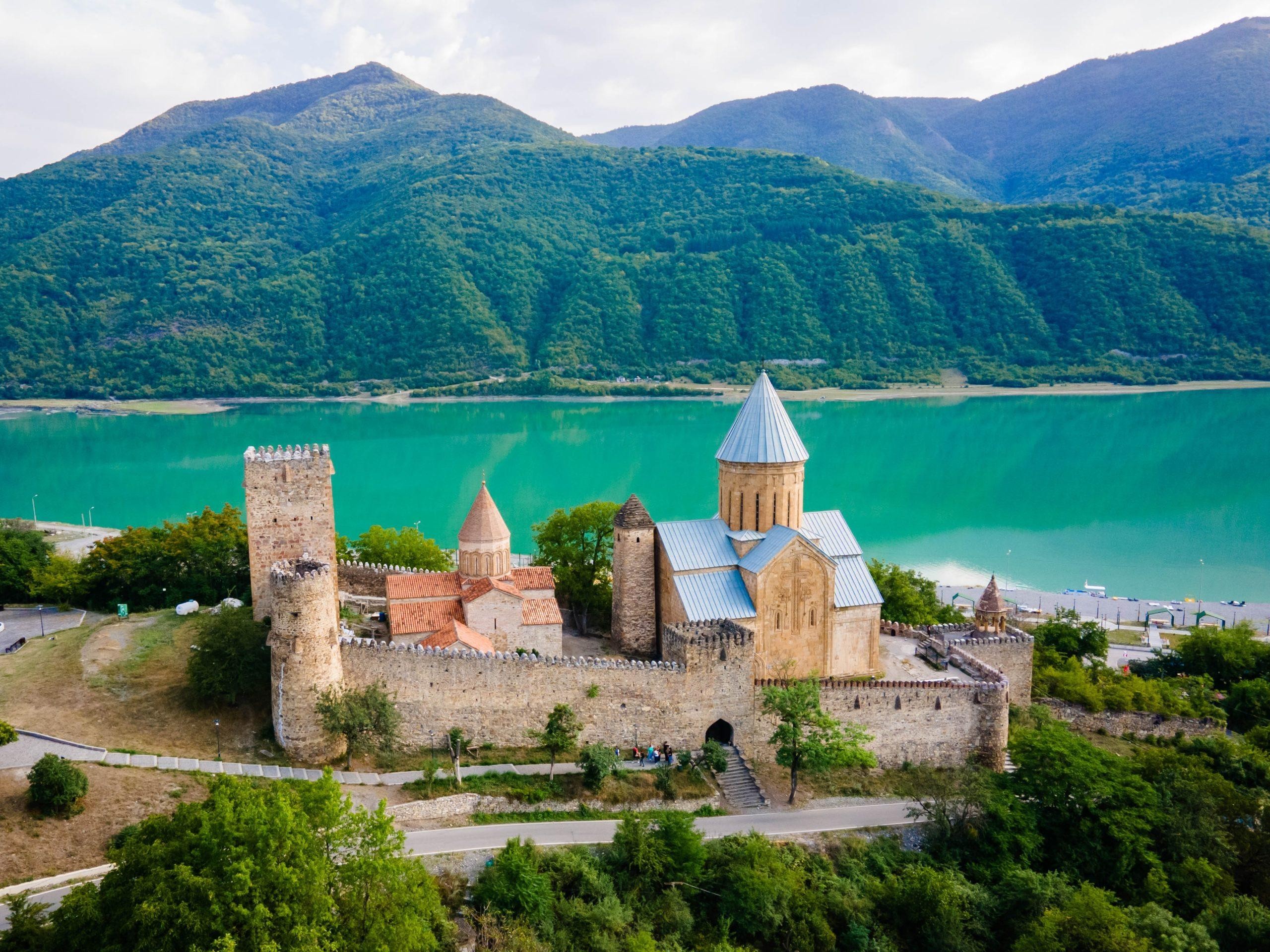 From Tbilisi: Gudauri, Ananuri and Kazbegi Day Trip