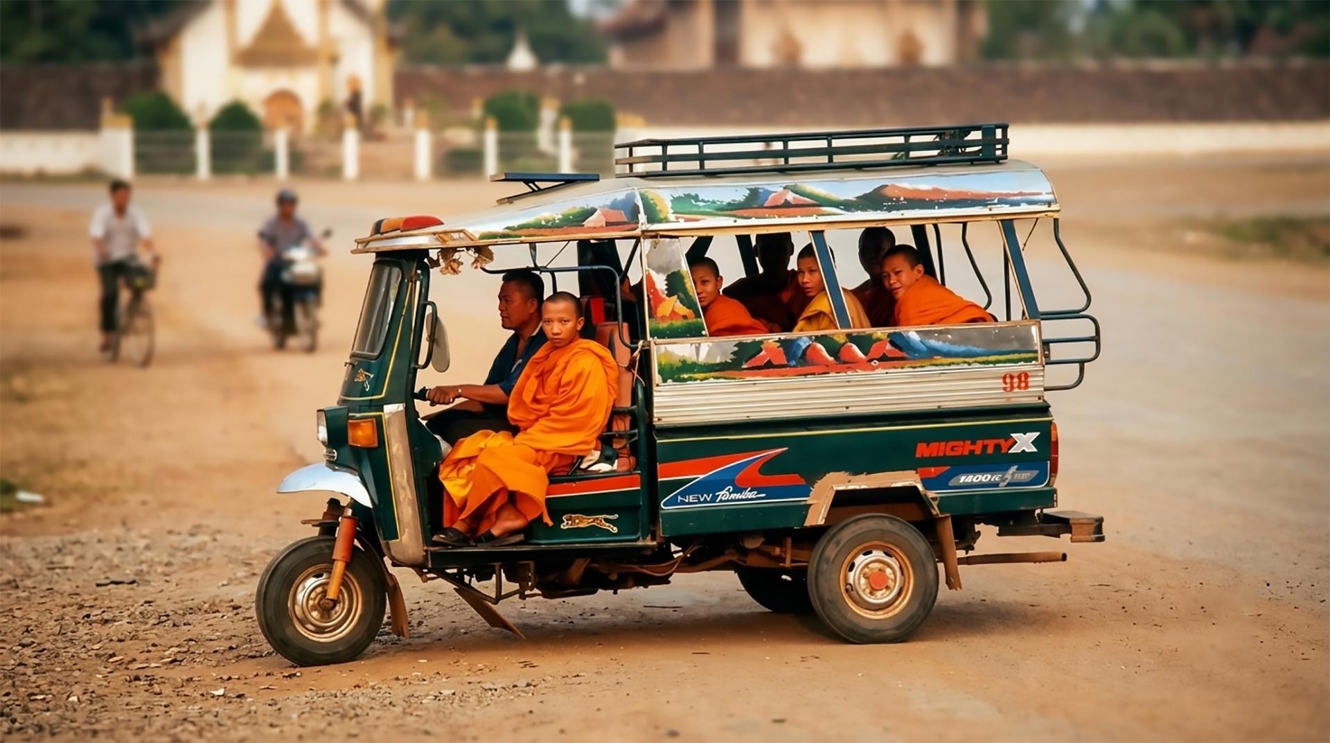 Buddha Park: Private Tuk-Tuk Tour & Lao Coffee Tasting 3