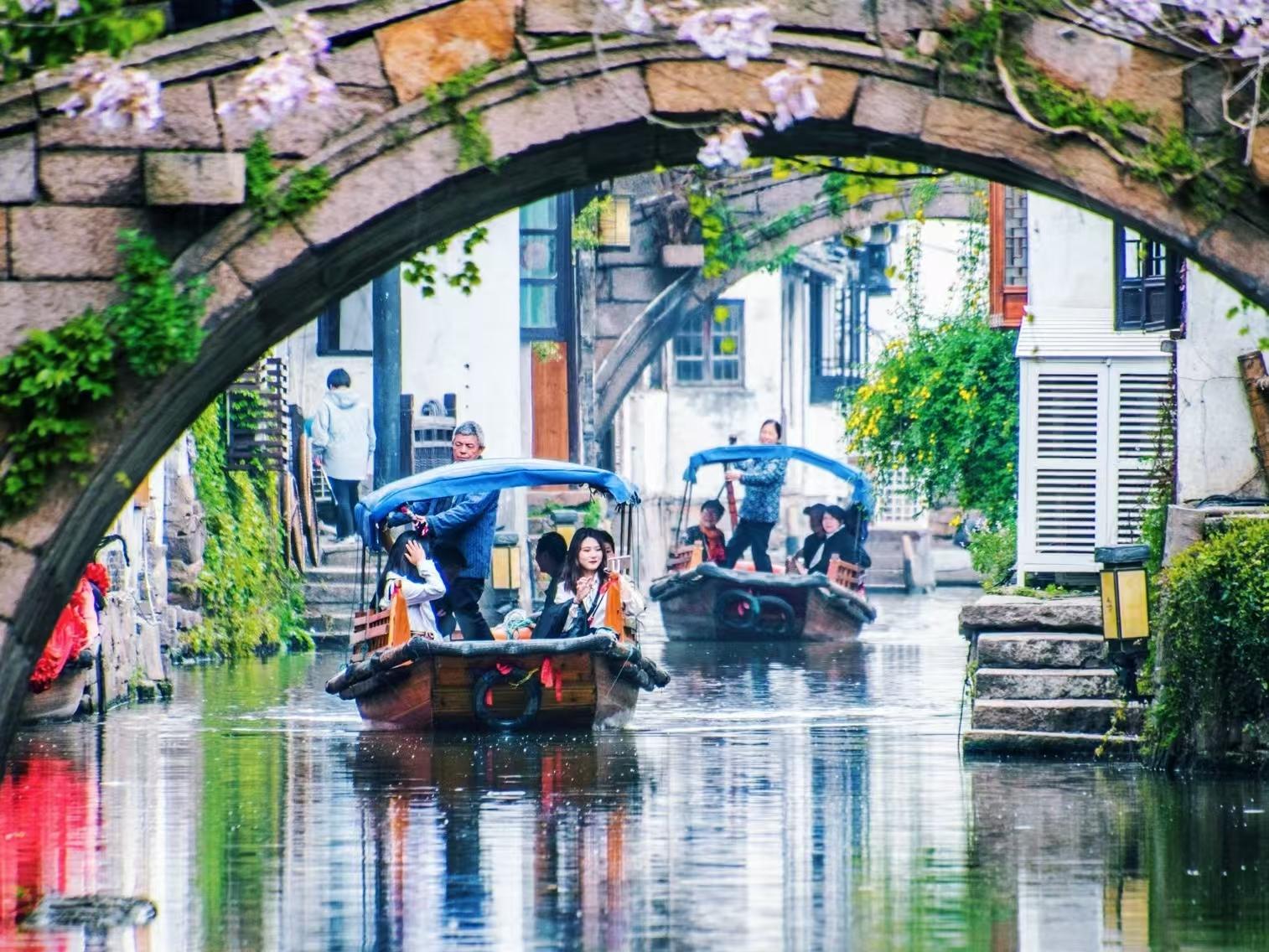 From Shanghai: Zhouzhuang Water Town Day Tour with Boat Ride
