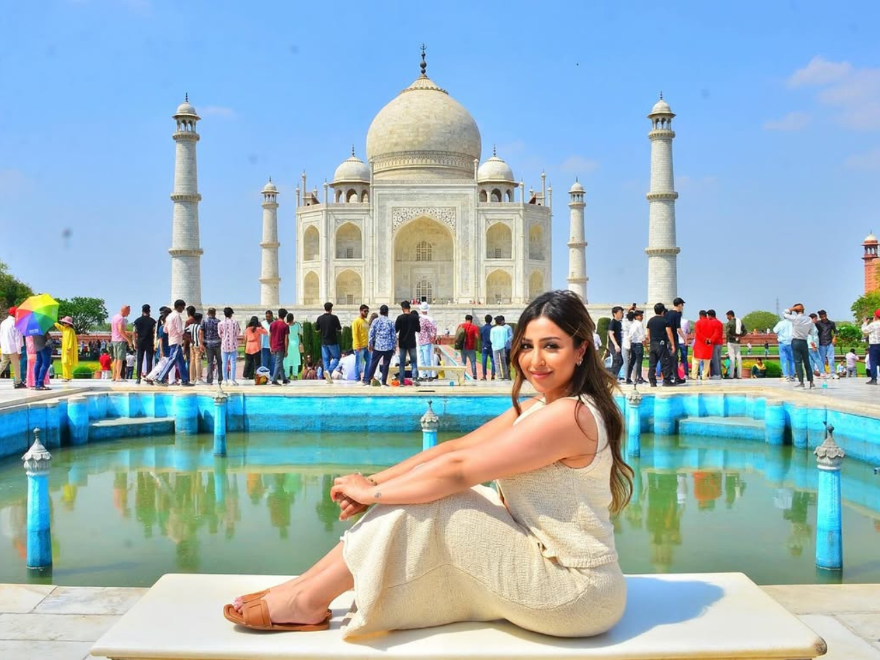 From Delhi: Taj Mahal and Agra Day Tour with 5* Hilton Lunch