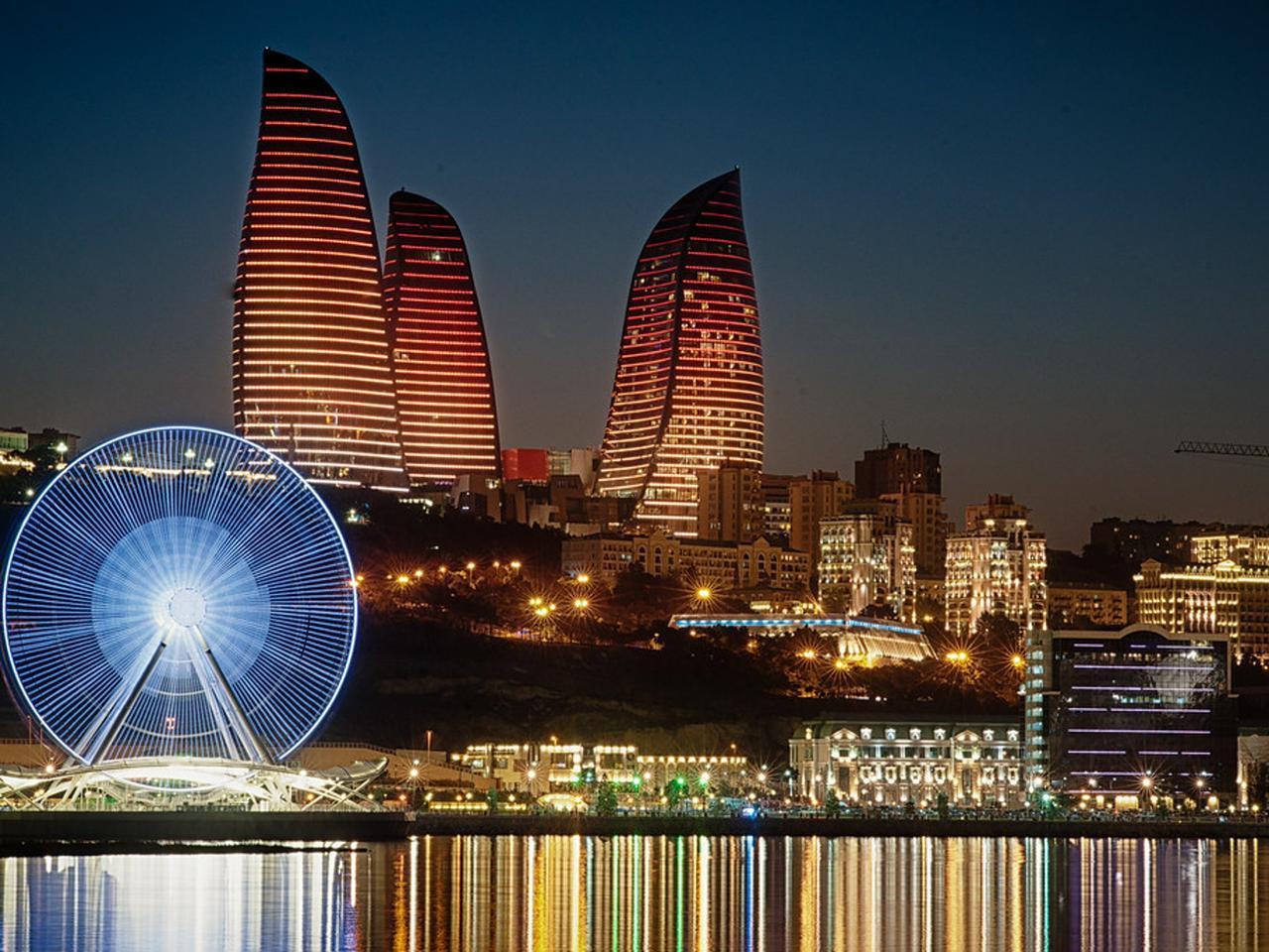 Baku: Night Tour with Flame Towers
