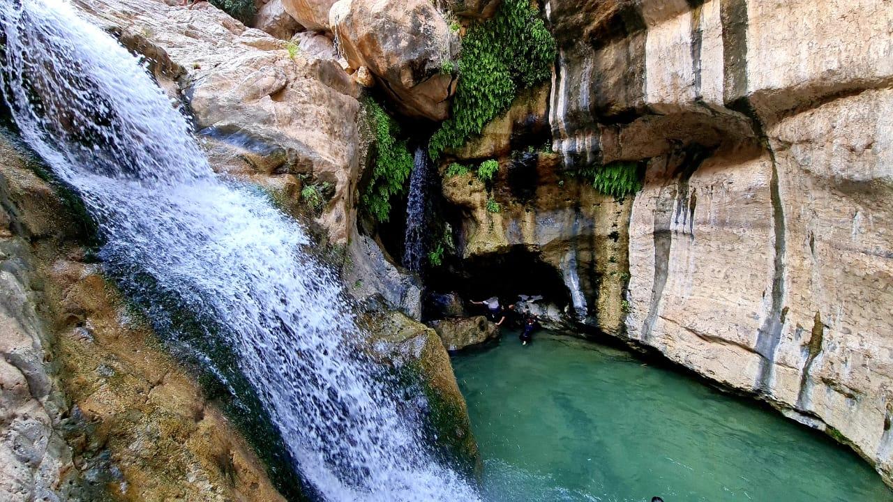 From Muscat: Wadi Mibam Hike, Romantic Cave, Fins & Sinkhole 2
