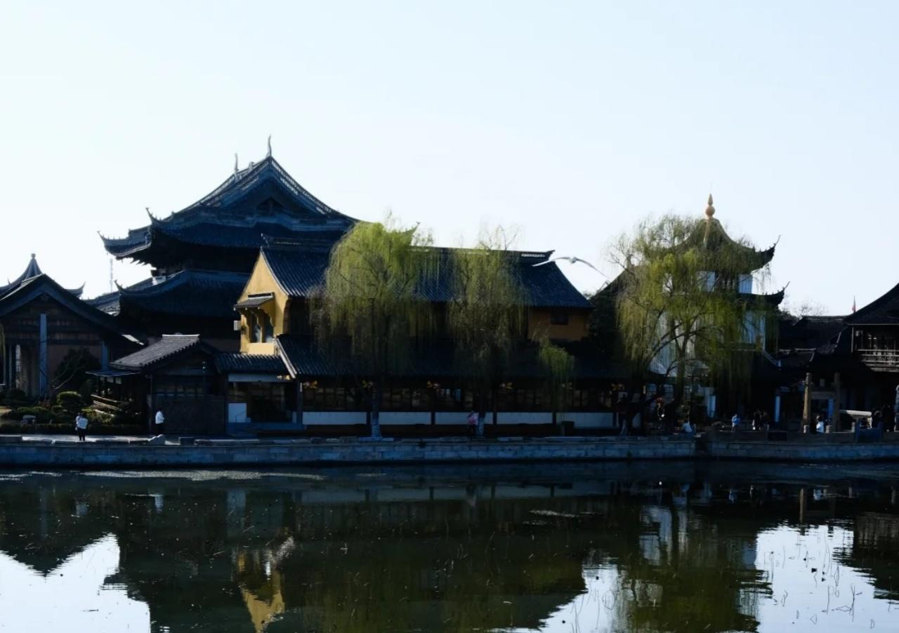 Shanghai to Luzhi Water Town: Private 1-Day Bridge Tour 2