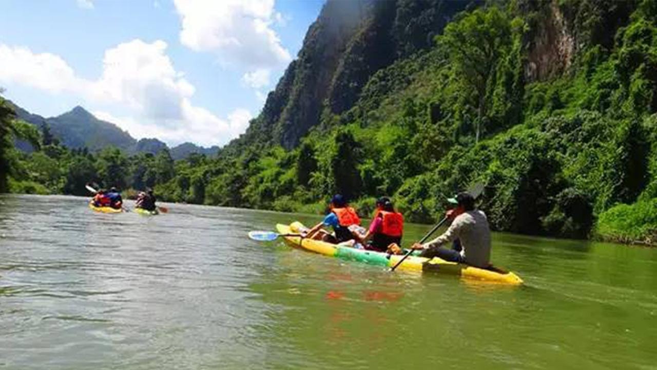 Vang Vieng: Paramotor ,Kayak,Zipline,Blue lagoon2 Tour 3