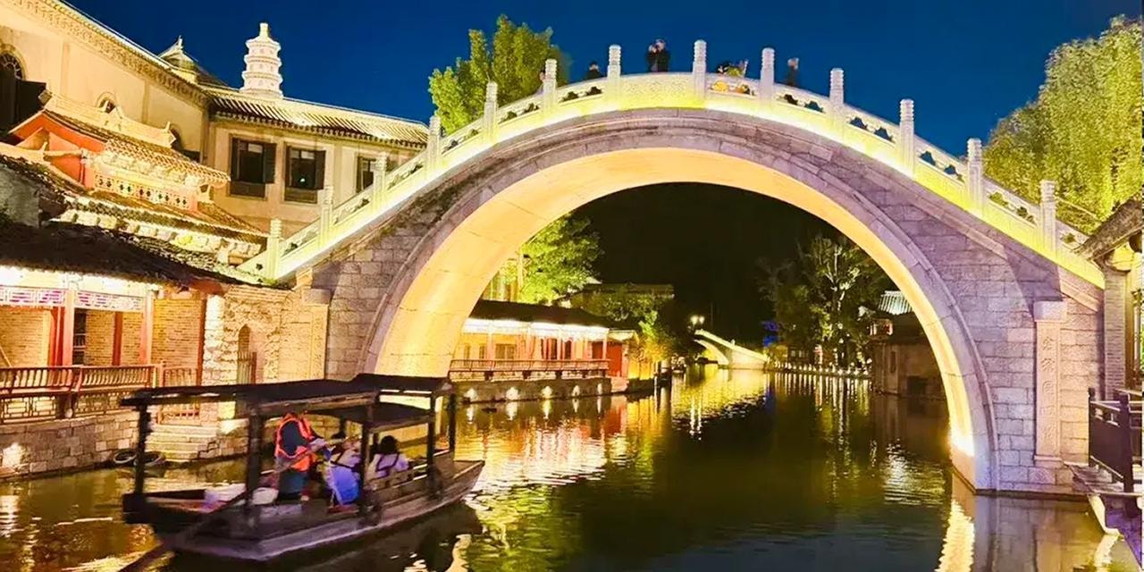 From Beijing: Gubei Water Town & Simatai Great Wall Day Trip 3