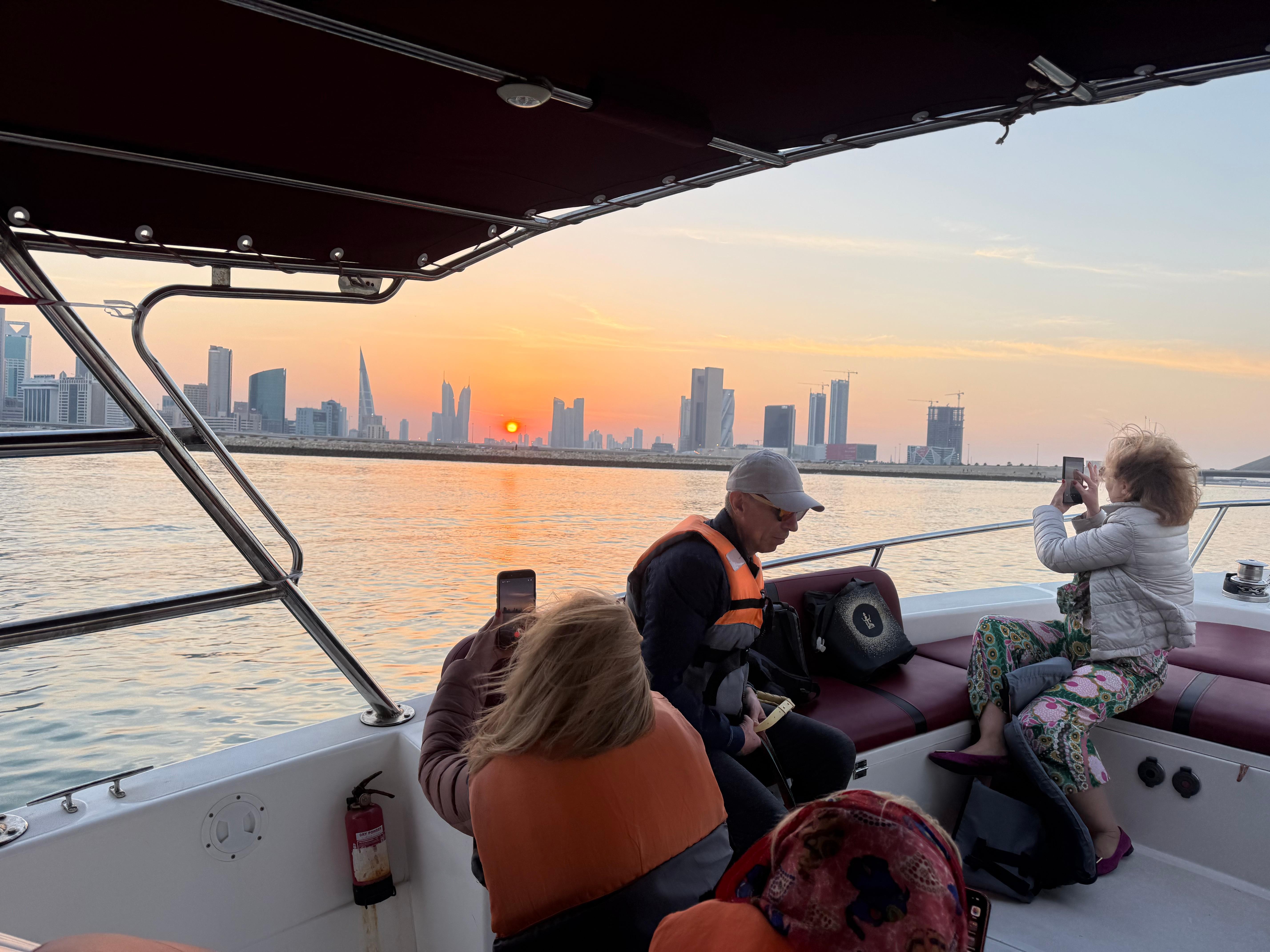 Private boat ride in Manama: the best of the capital's skyline 3